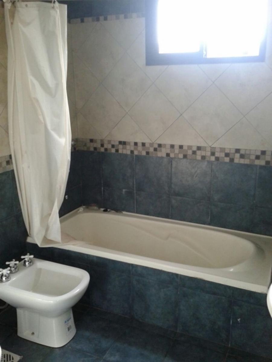 Casa Banfield este, BARILARI 2132 — foto 5