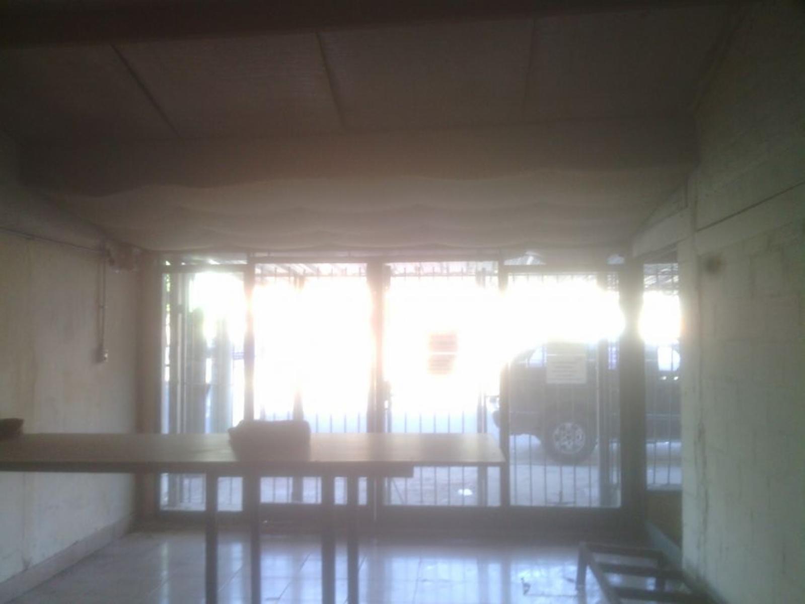 LOCAL CON GALPON S/AV, JUAN 23
