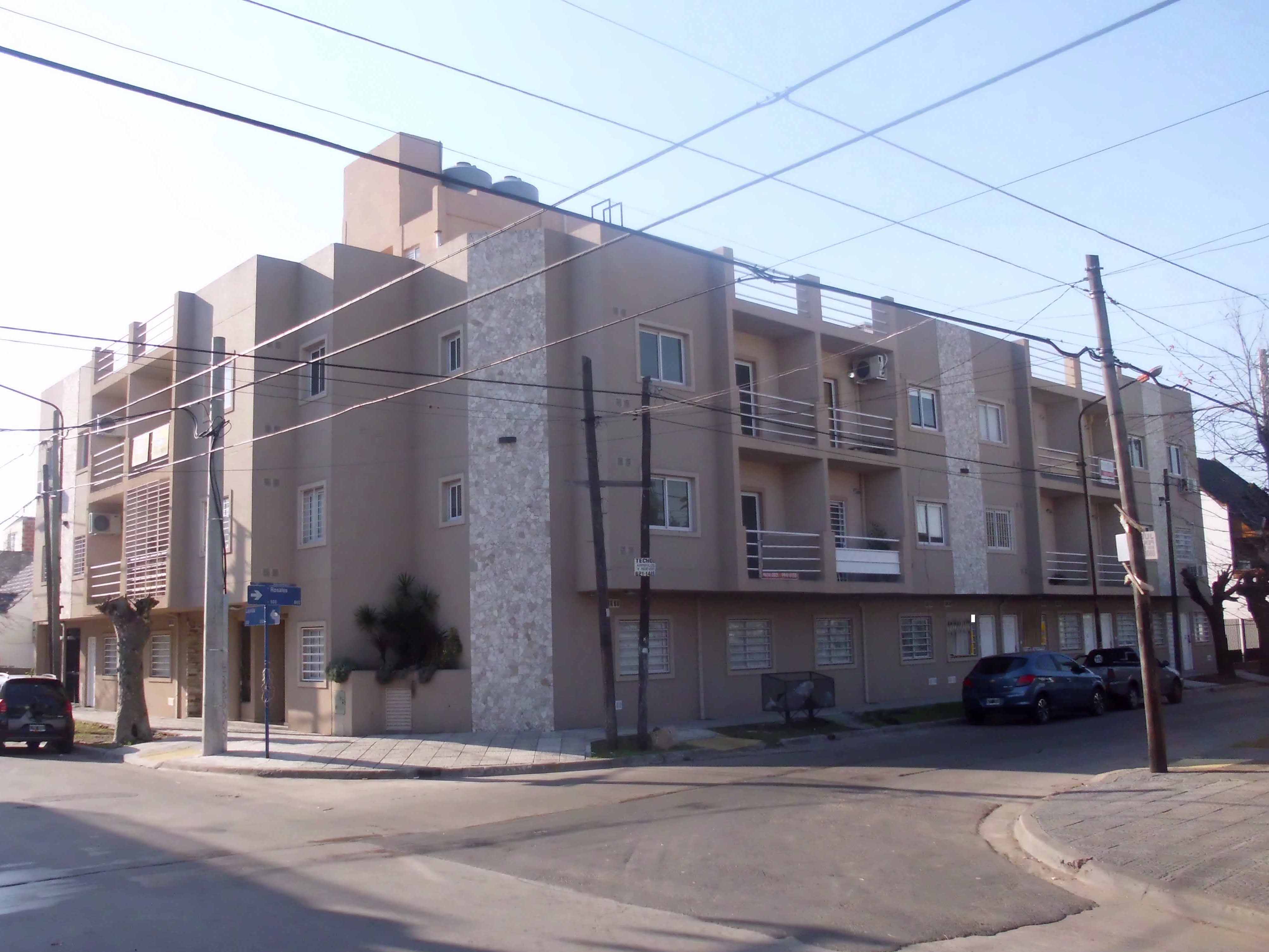V464 Ramos Mejia Venta Cochera cubierta a 3 cuadras Av.Rivadavia - 1