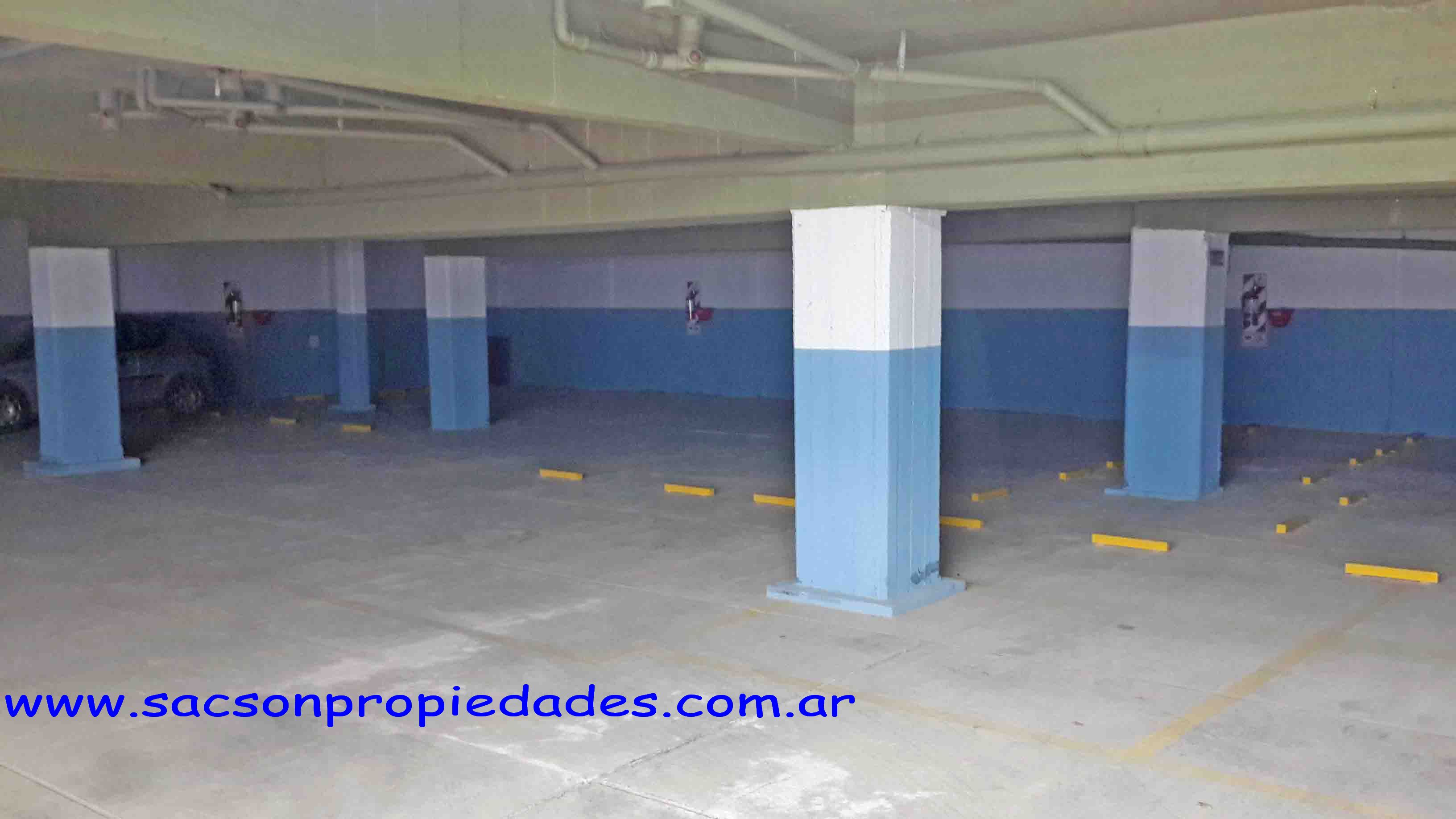 V464 Ramos Mejia Venta Cochera cubierta a 3 cuadras Av.Rivadavia - 2