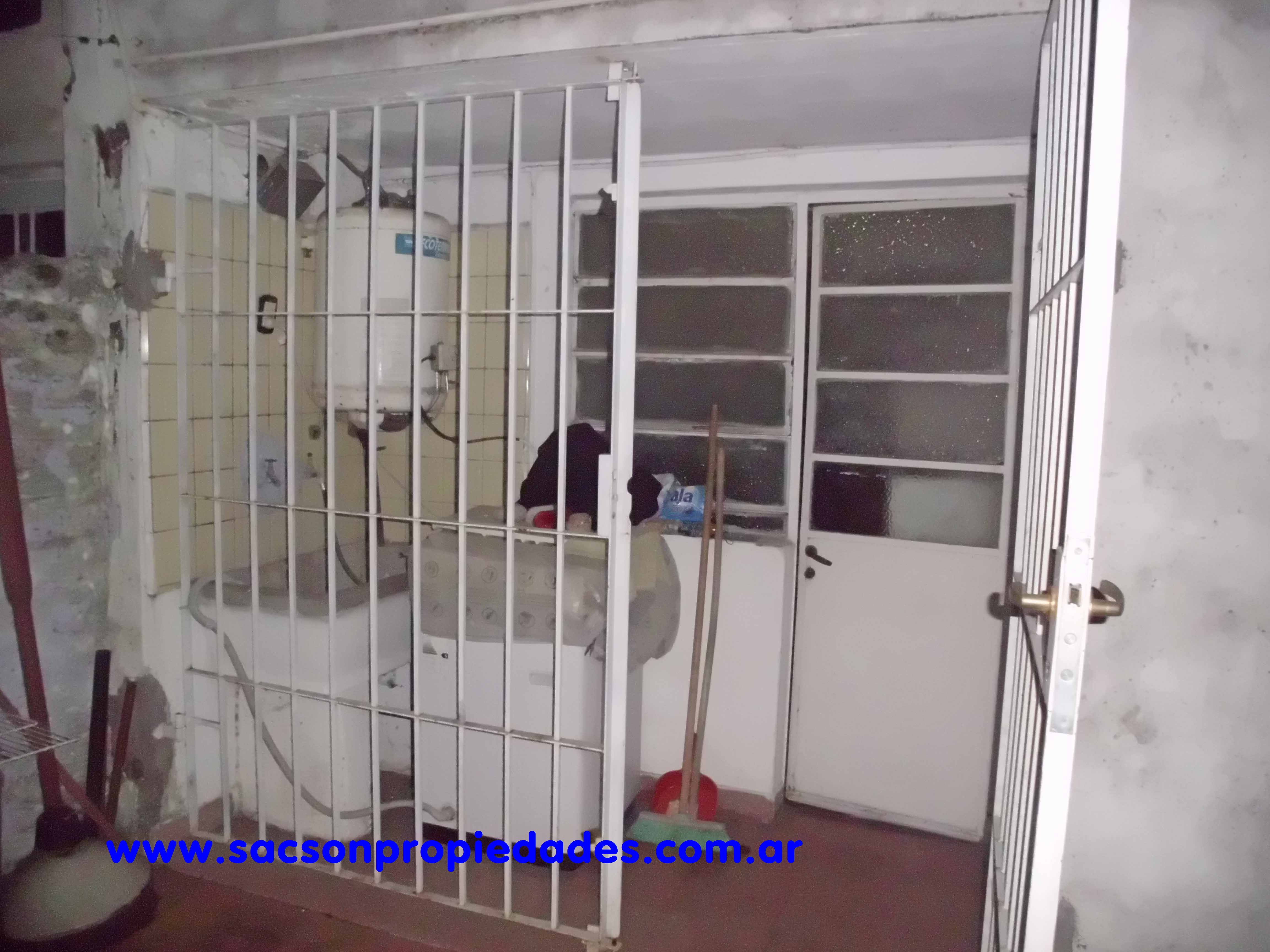 V470 Villa Luzuriaga Venta Casa 3 amb.+ local o departamento — foto 8