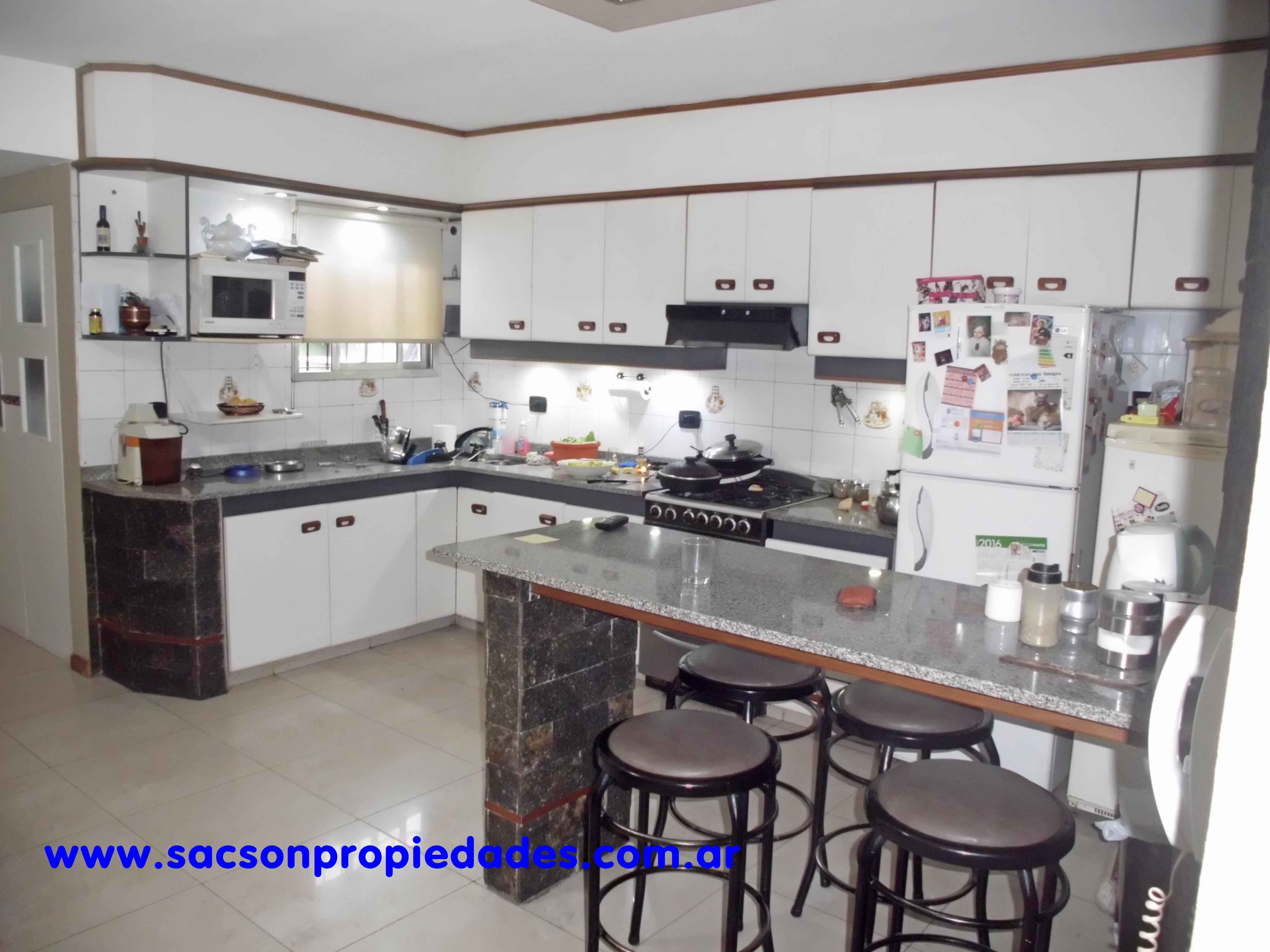 V482 Ramos Mejia Venta amplio PH 4 amb. con patio, piscina y parrilla — foto 4
