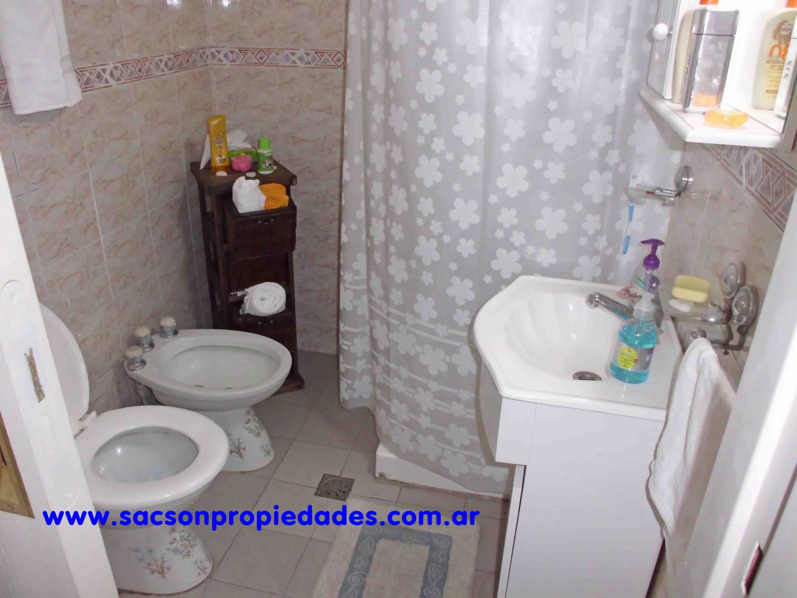 V523 Villa Sarmiento Venta Casa en PH 5 amb.con cochera, patio y piscina Impecable — foto 8
