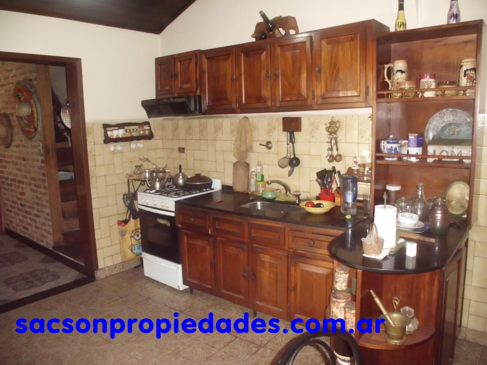 V579 Villa Sarmiento casa 5 amb. con galeria y patio. — foto 2