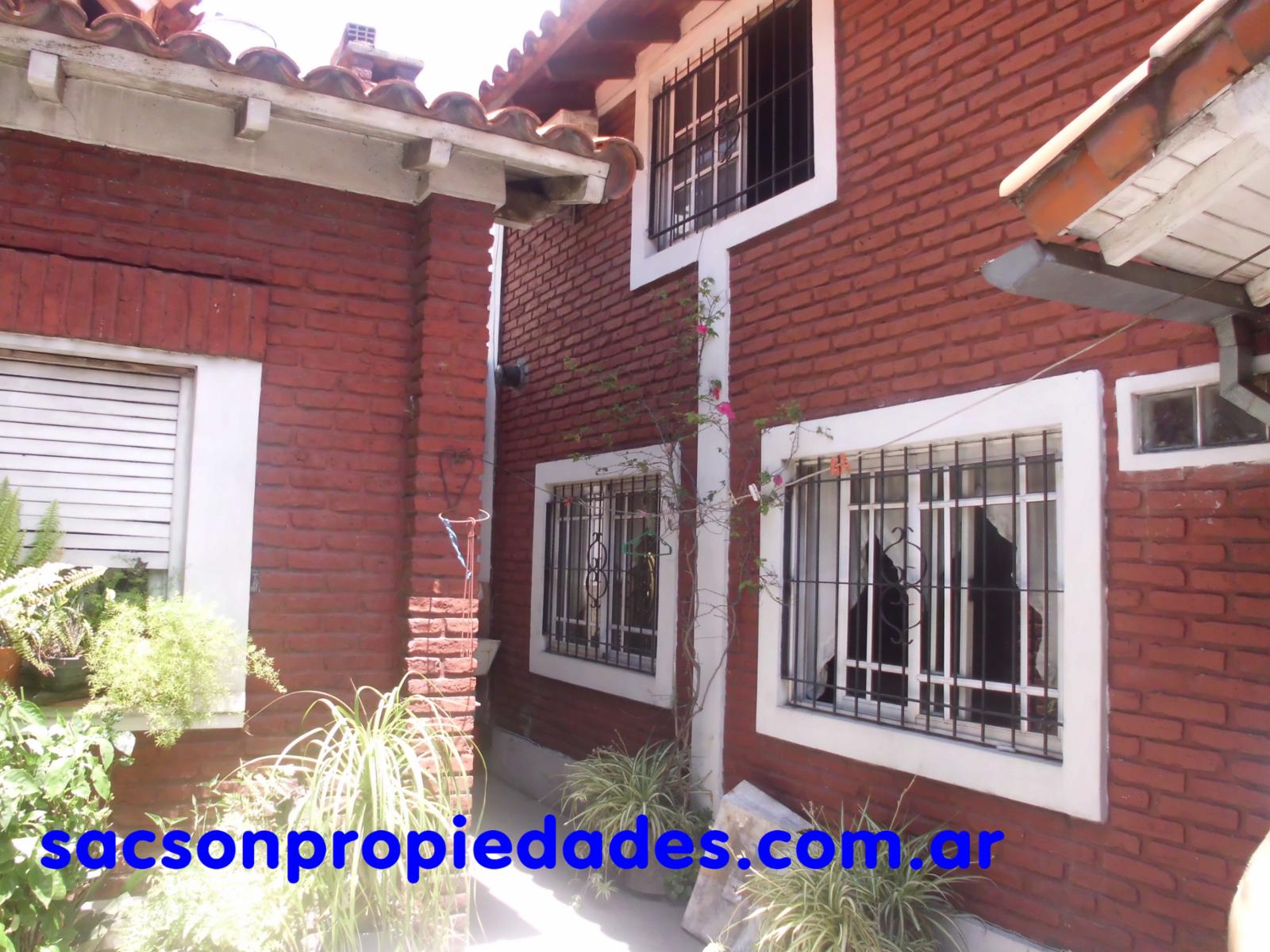 V579 Villa Sarmiento casa 5 amb. con galeria y patio. — foto 9