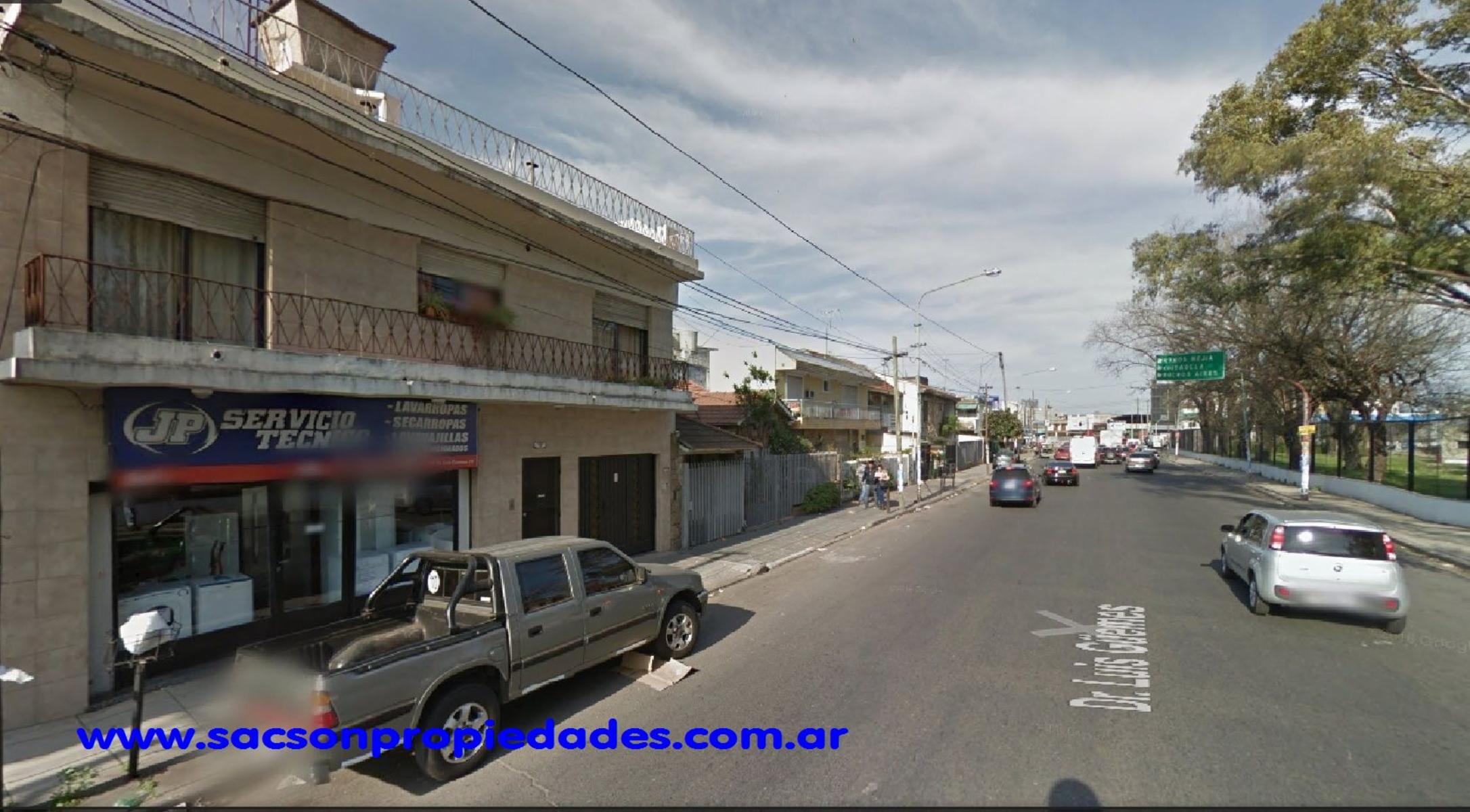 V582 Haedo Venta con Renta Local a la calle frente al Instituto de Haedo
