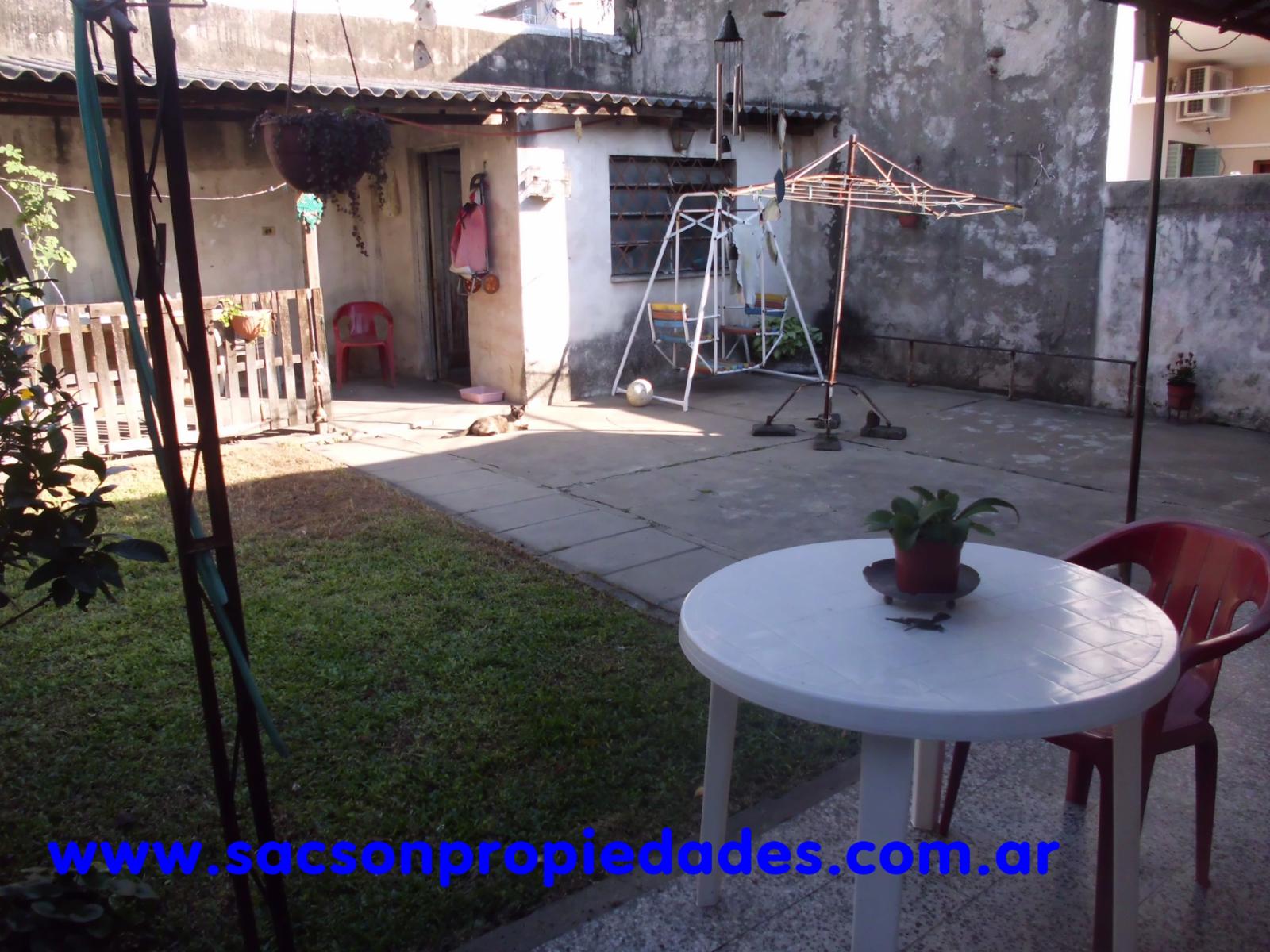 V567 Ciudadela venta Amplio lote 8.66 x 52.30 mts 4 cuadras Estacion - 11