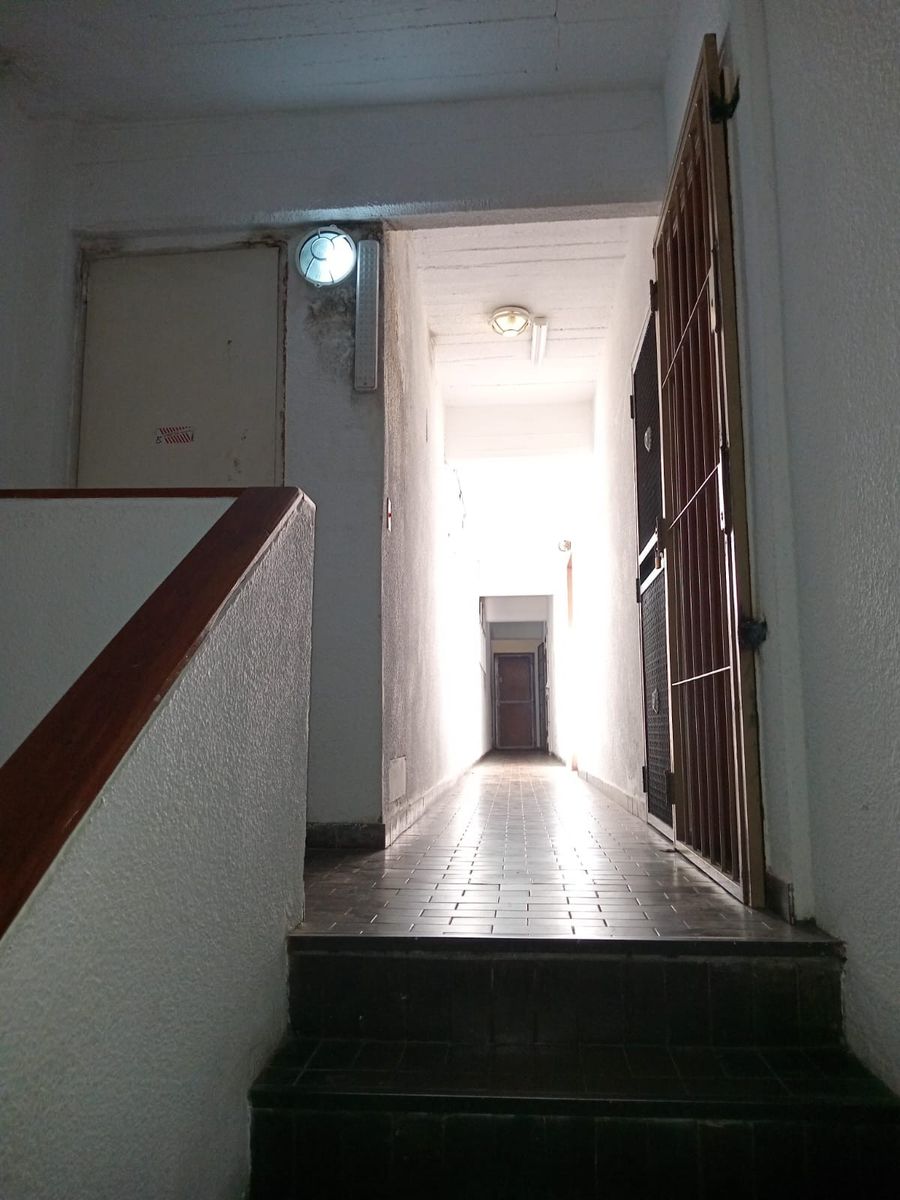 V466 Ramos Mejia departamento 1 amb. ideal uso profesional. — foto 4