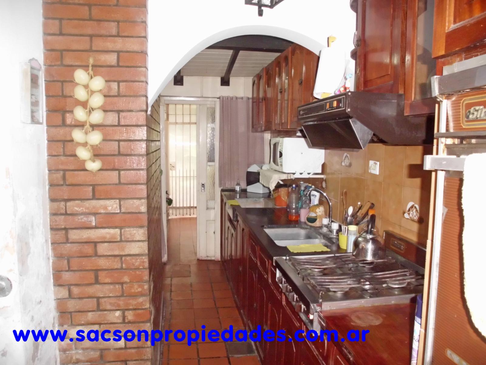 V627 Martin Coronado Venta Casa + locales A una cuadra Estacion — foto 4