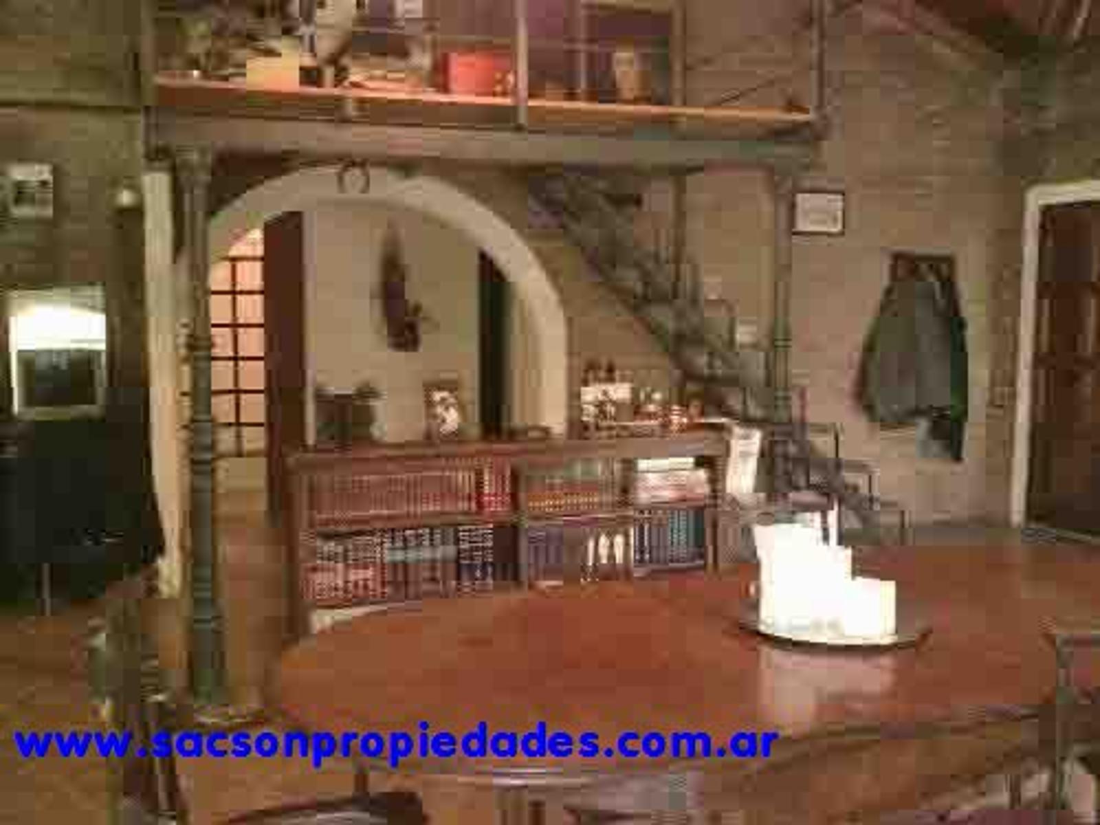 V619 Parque Leloir Ituzaingo chalet 3 amb. con piscina — foto 3