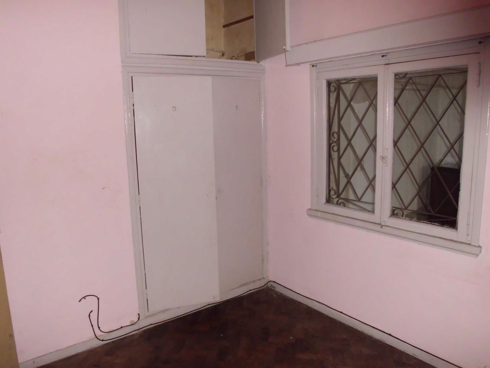 V403 Moron Venta CASA 4 amb y Departamento 2 amb. con patio — foto 4