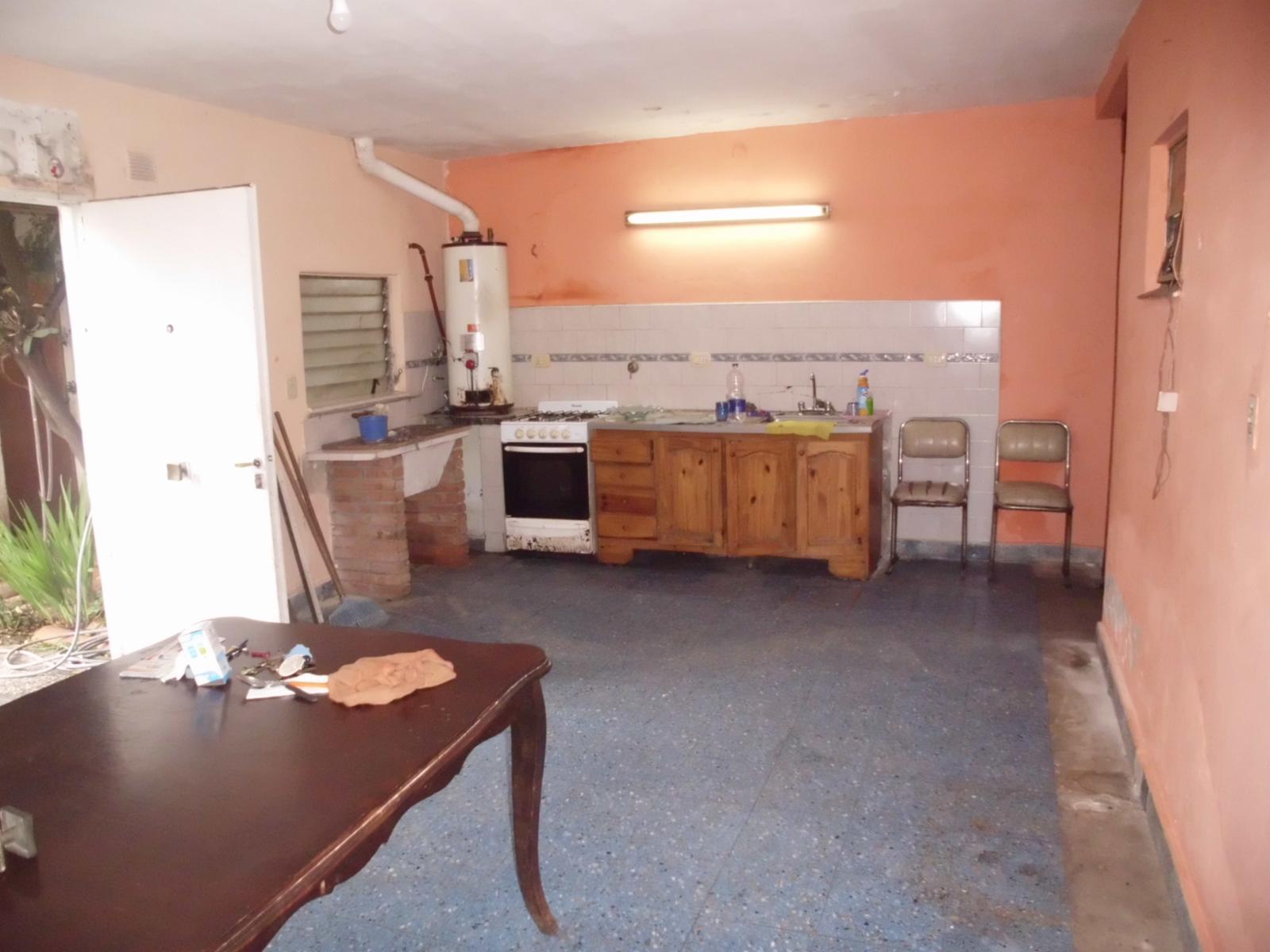 V403 Moron Venta CASA 4 amb y Departamento 2 amb. con patio — foto 5