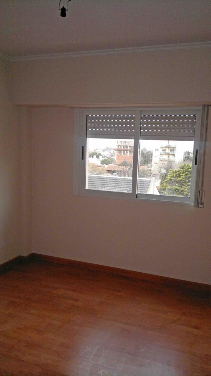 V647 Moron Venta Hermoso Departamento 2 amb. con balcon al frente Con renta — foto 11