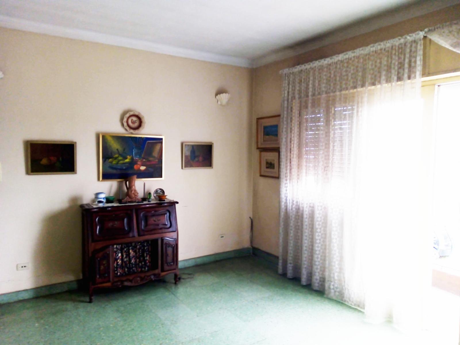 V700 Venta Jose Marmol Casa 4 Amb. con Garaje, Galpon y Fondo Libre Mas Local — foto 12