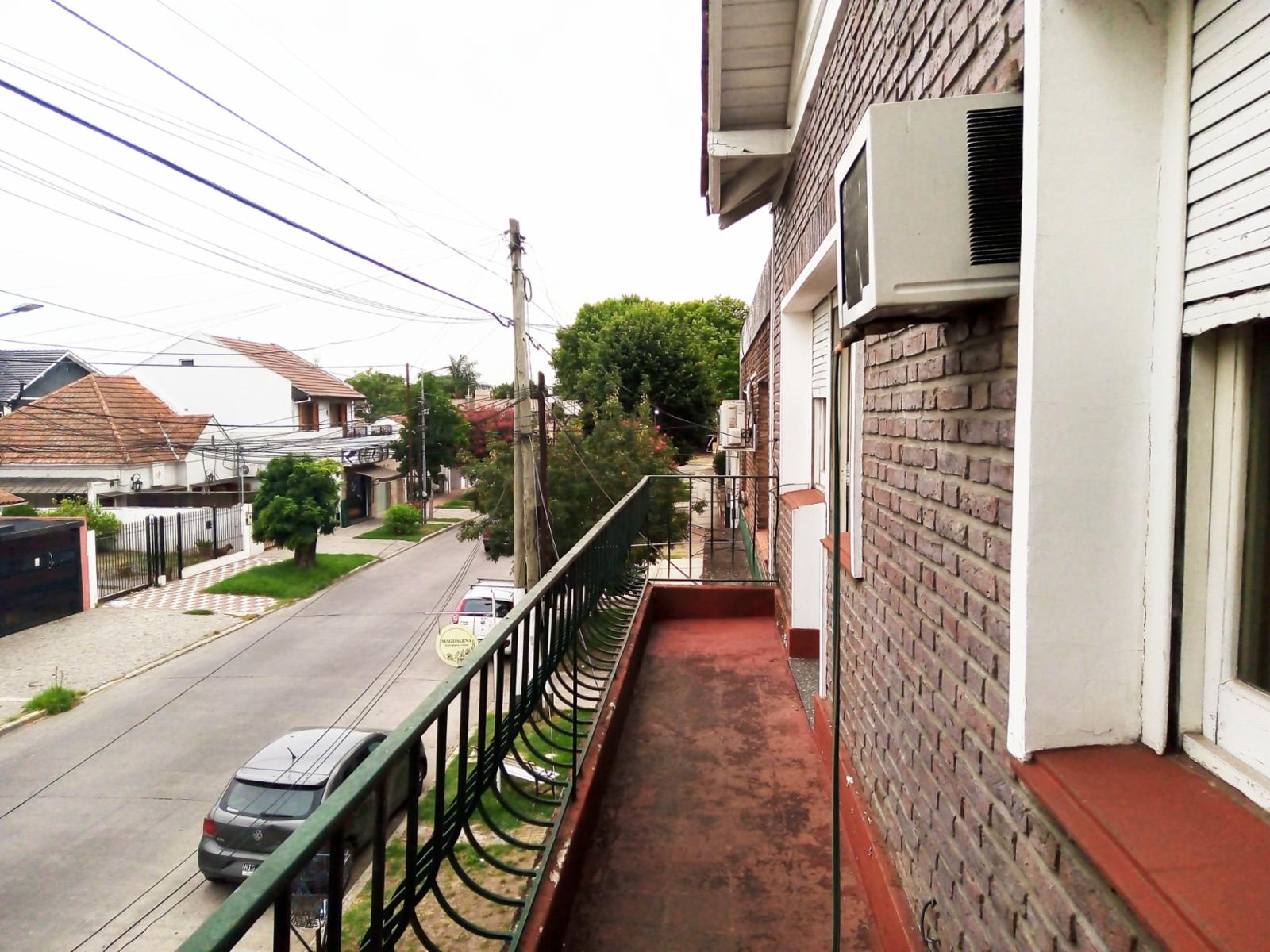 V700 Venta Jose Marmol Casa 4 Amb. con Garaje, Galpon y Fondo Libre Mas Local — foto 14