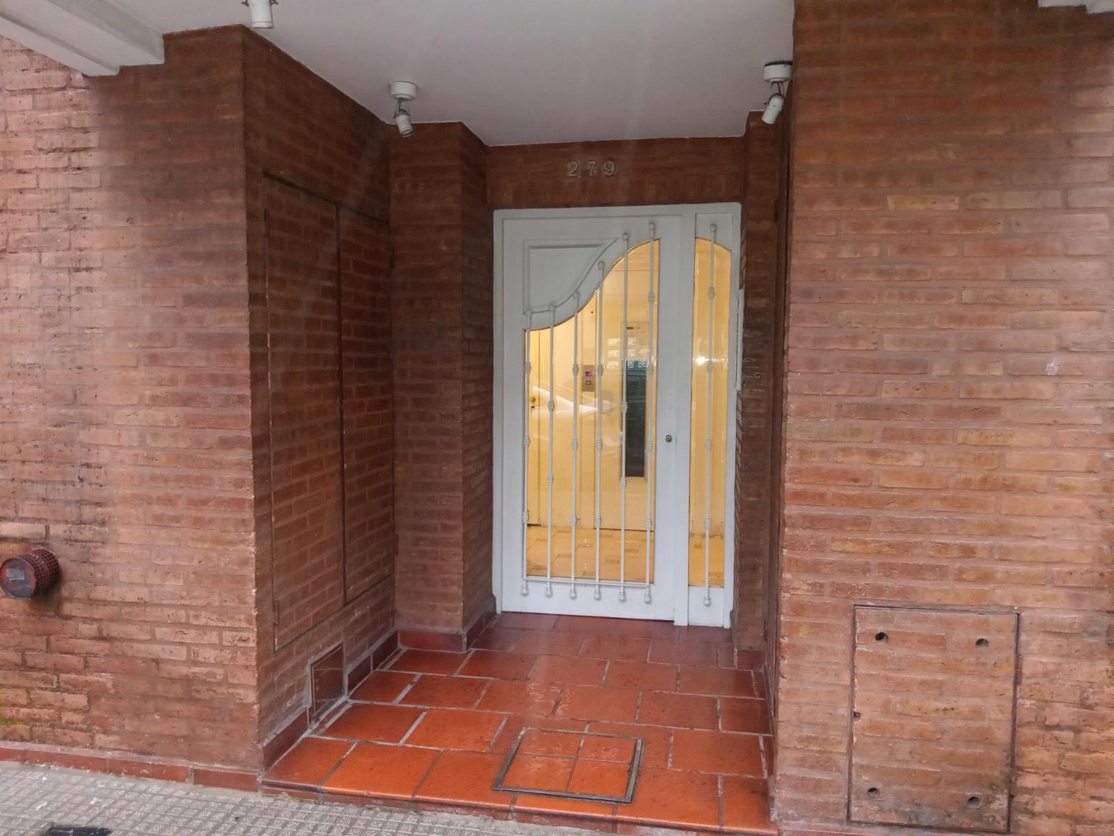 V713 Venta Ramos Mejia Centro Impecable Departamento 2 amb — foto 2