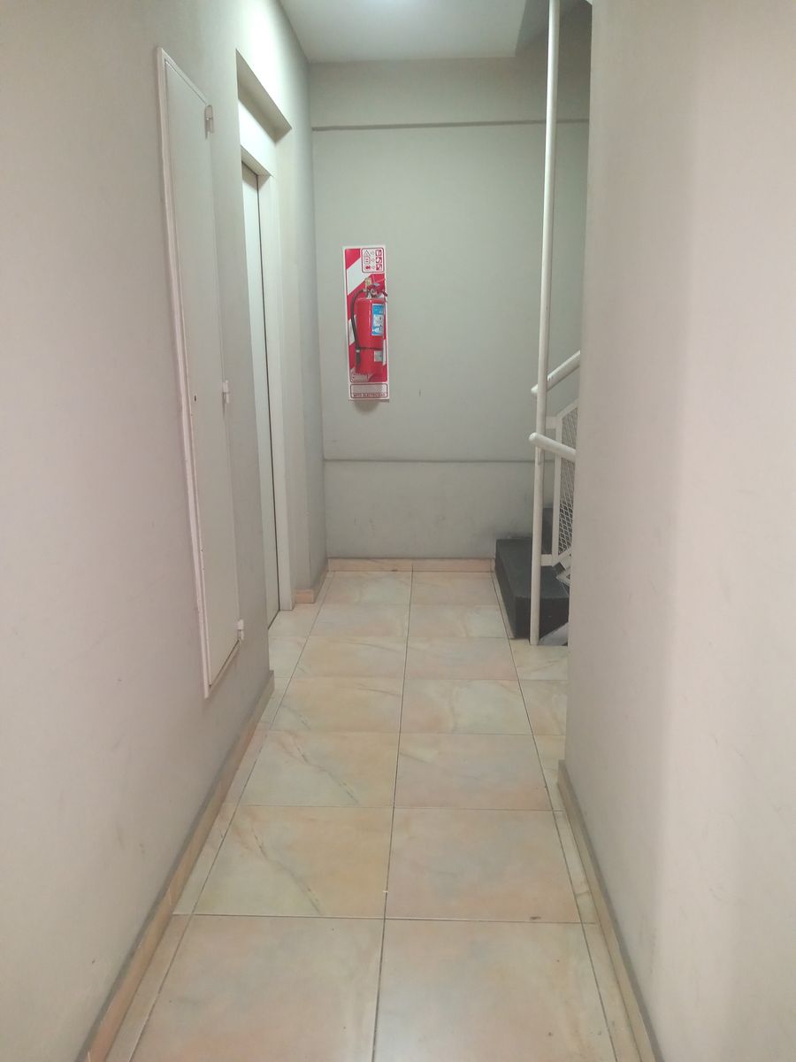 V727 Venta Ramos Mejia Departamento 3 ambientes sobre Av. de Mayo al 940 - 5