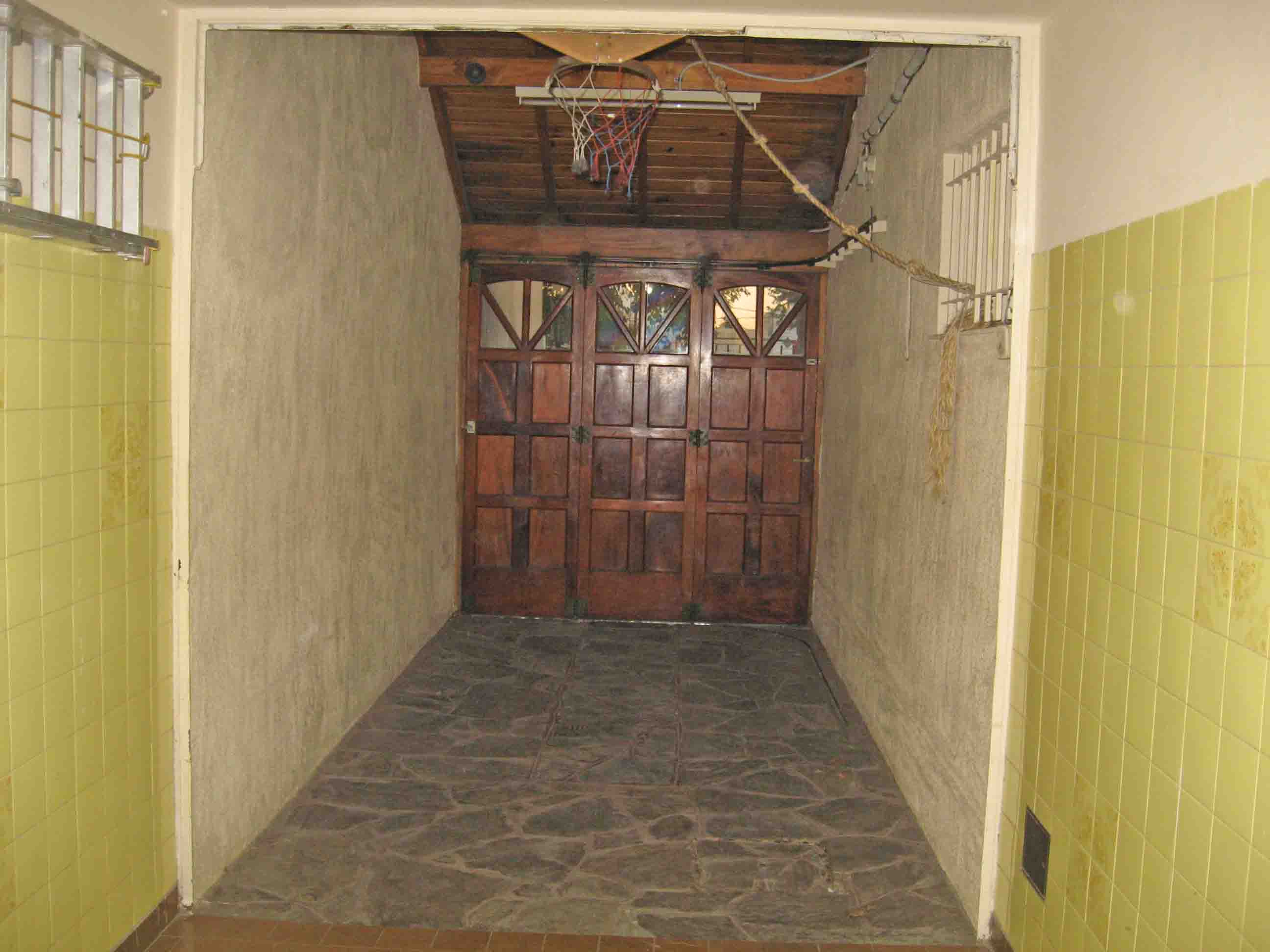 V138 Haedo Venta Casa en 2 plantas - 7 amb. con patio, quincho y garage A cuadras Estacion — foto 10