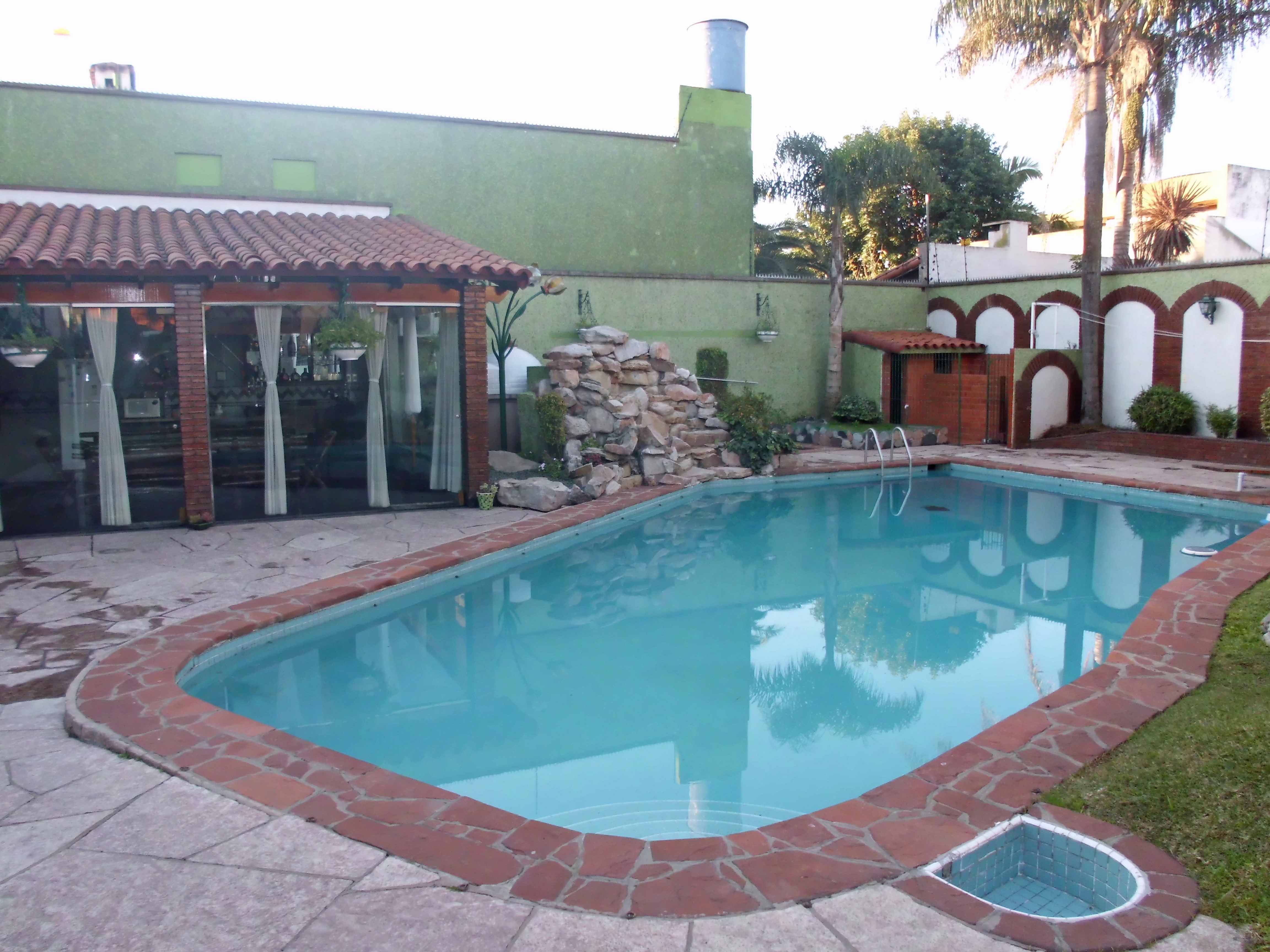 V378 Ramos Mejia Venta Explendido Chalet 6 amb. fondo parquizado, piscina, jardin de invierno, etc. — foto 9