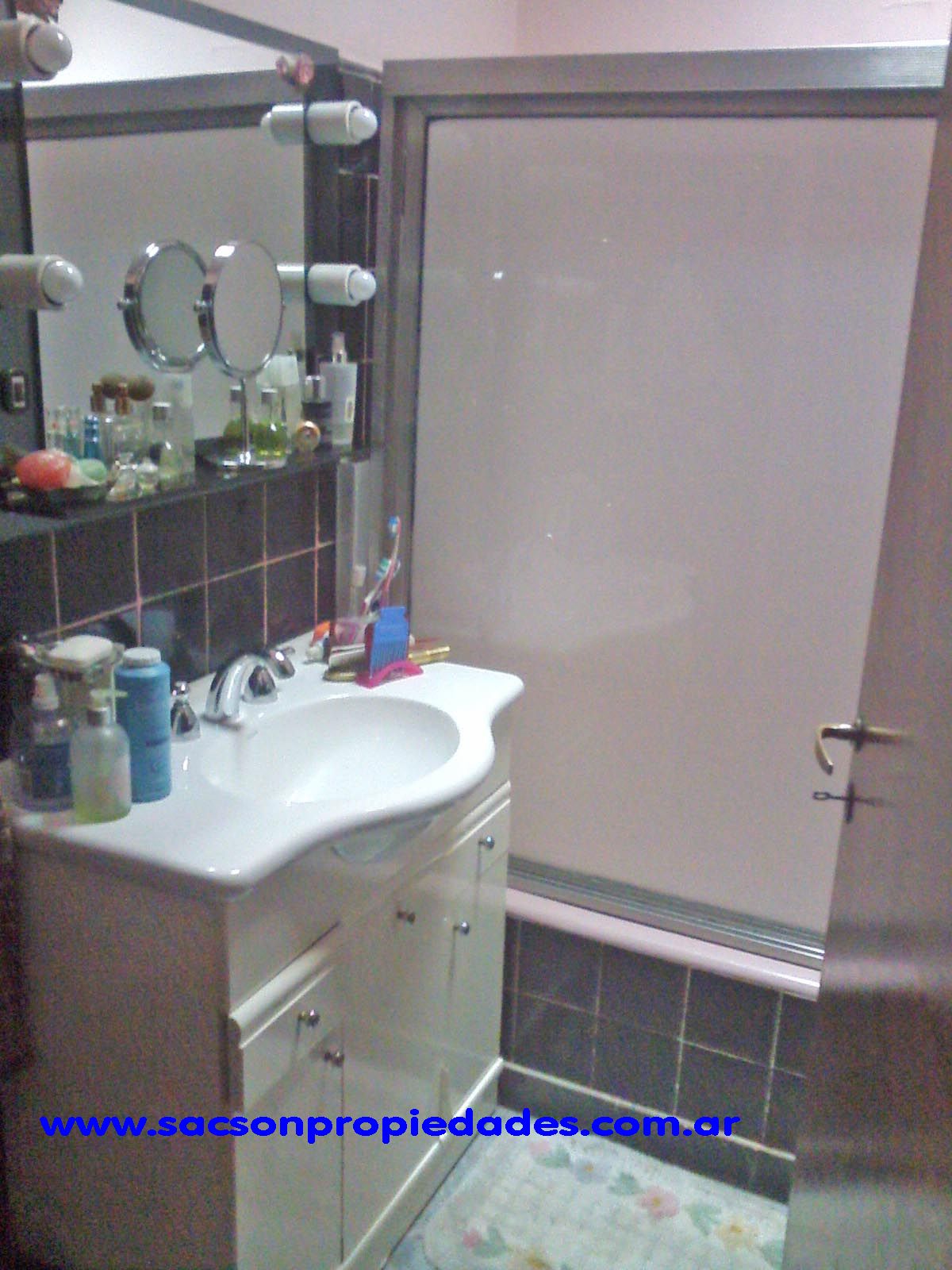 V428 Castelar Venta amplia Casa 7 amb. en dos plantas con cochera — foto 3