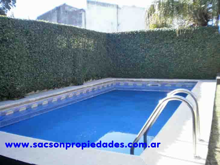 V299 Villa Sarmiento Venta Casa 5 amb sobre Doble lote con parque, zona residencial — foto 10