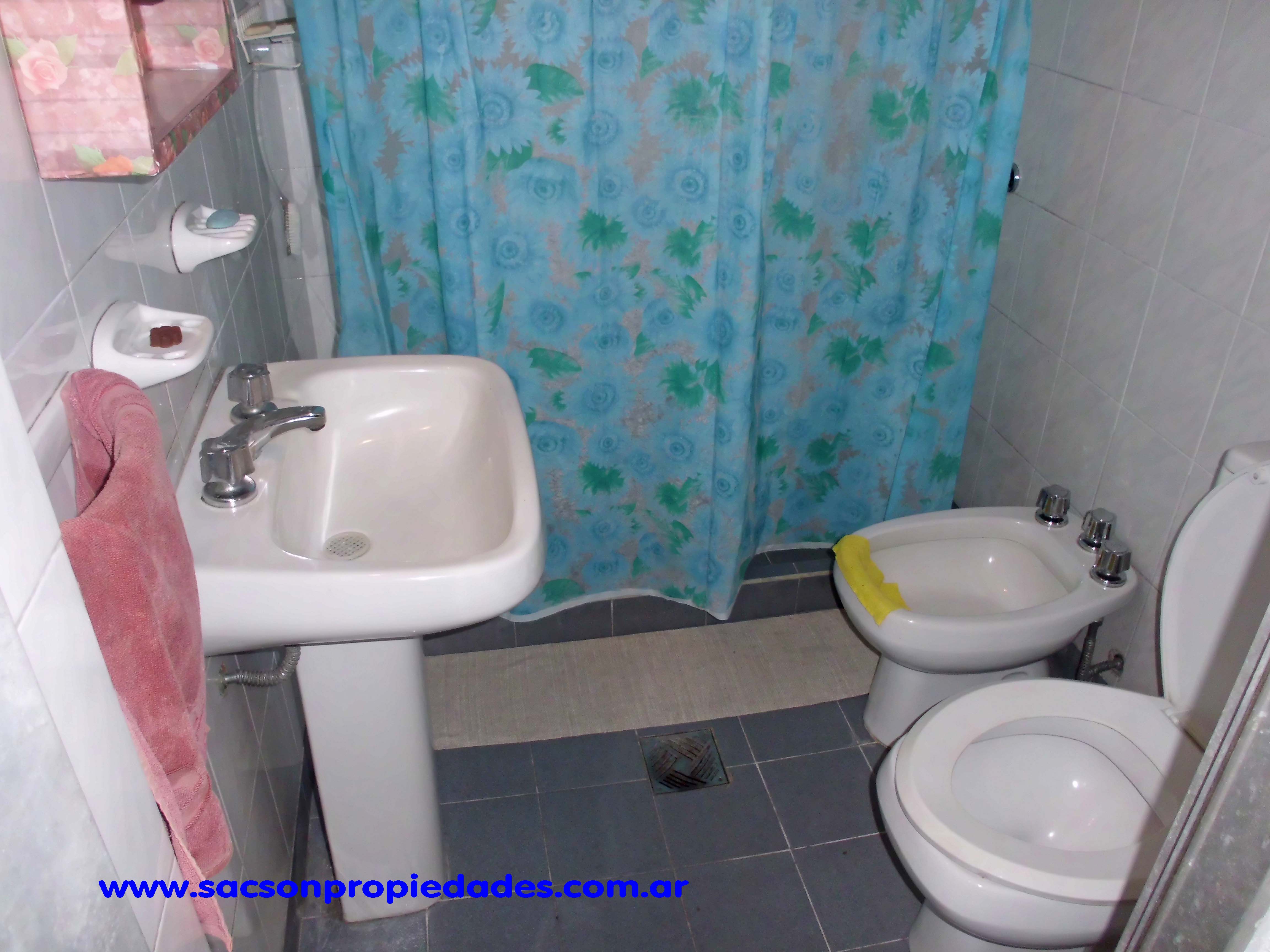 V445 Ezpeleta Venta Amplio Galpon Excelente estado - Todos los servicios — foto 6