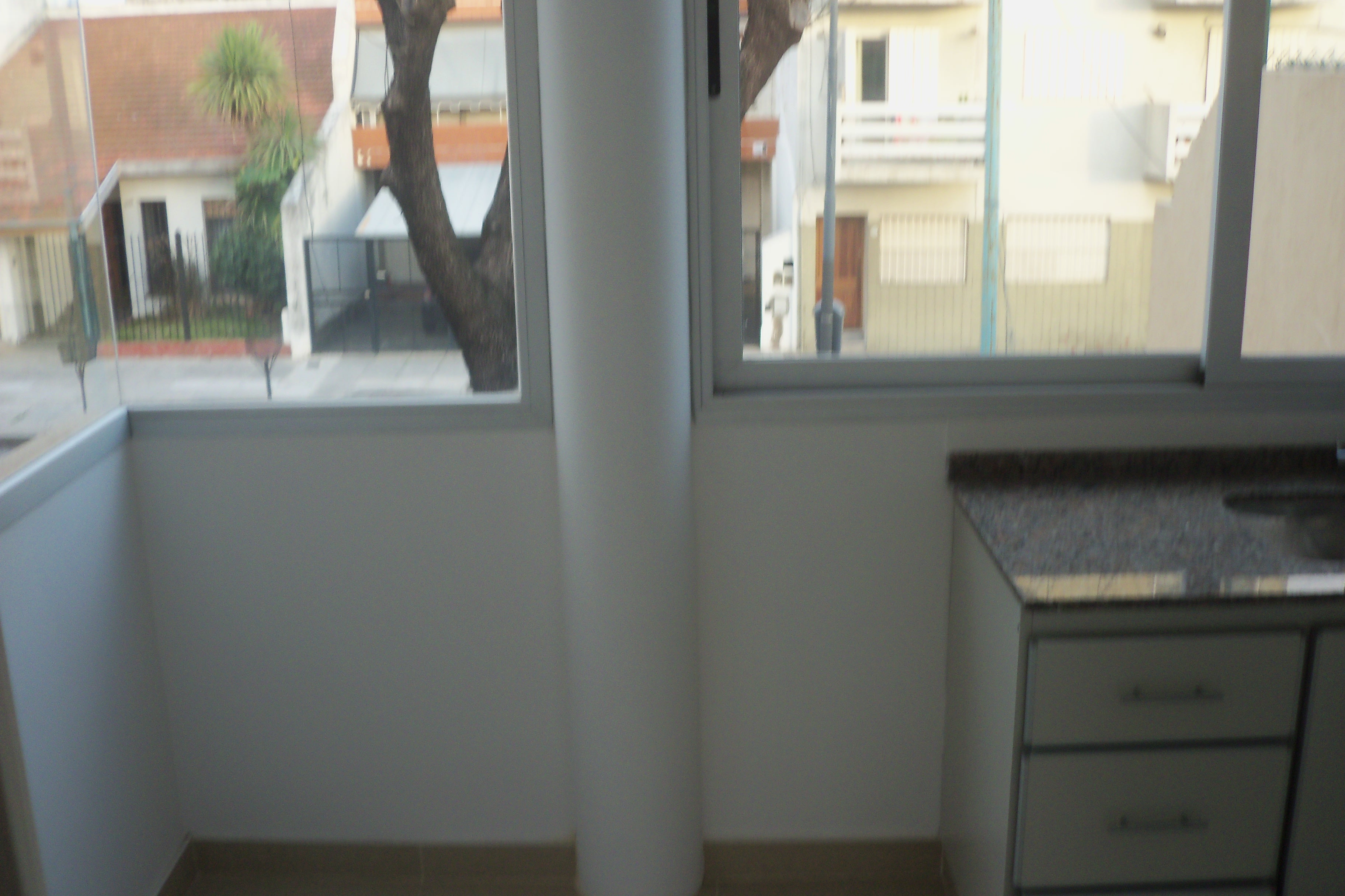 FABULOSO TRIPLEX 4 AMB. CON PLAY ROOM PATIO PARRILLA Y TERRAZA IMPECABLE CALIDAD PREMIUM — foto 4