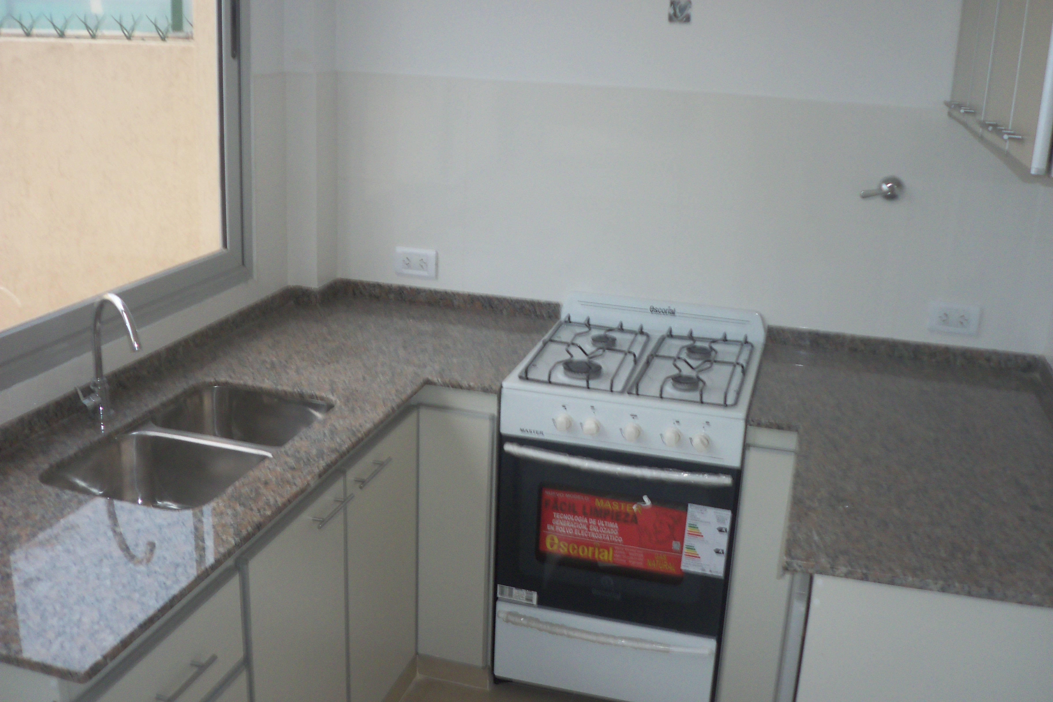 FABULOSO TRIPLEX 4 AMB. CON PLAY ROOM PATIO PARRILLA Y TERRAZA IMPECABLE CALIDAD PREMIUM — foto 5