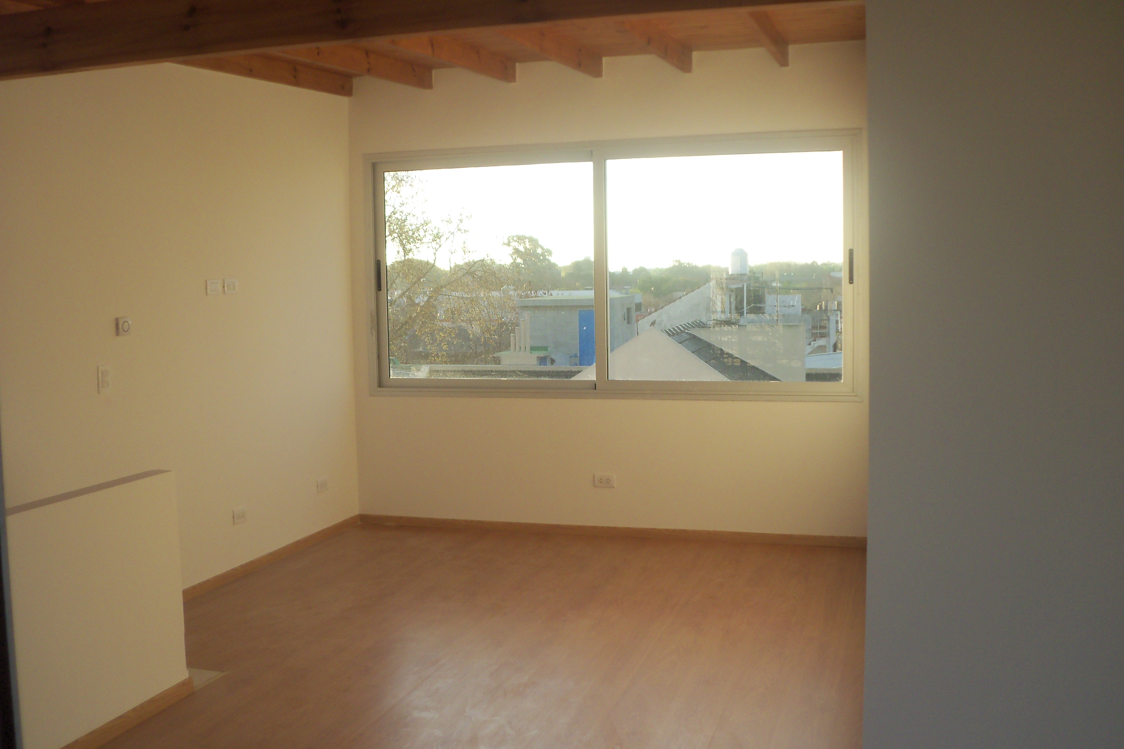 FABULOSO TRIPLEX 4 AMB. CON PLAY ROOM PATIO PARRILLA Y TERRAZA IMPECABLE CALIDAD PREMIUM — foto 10