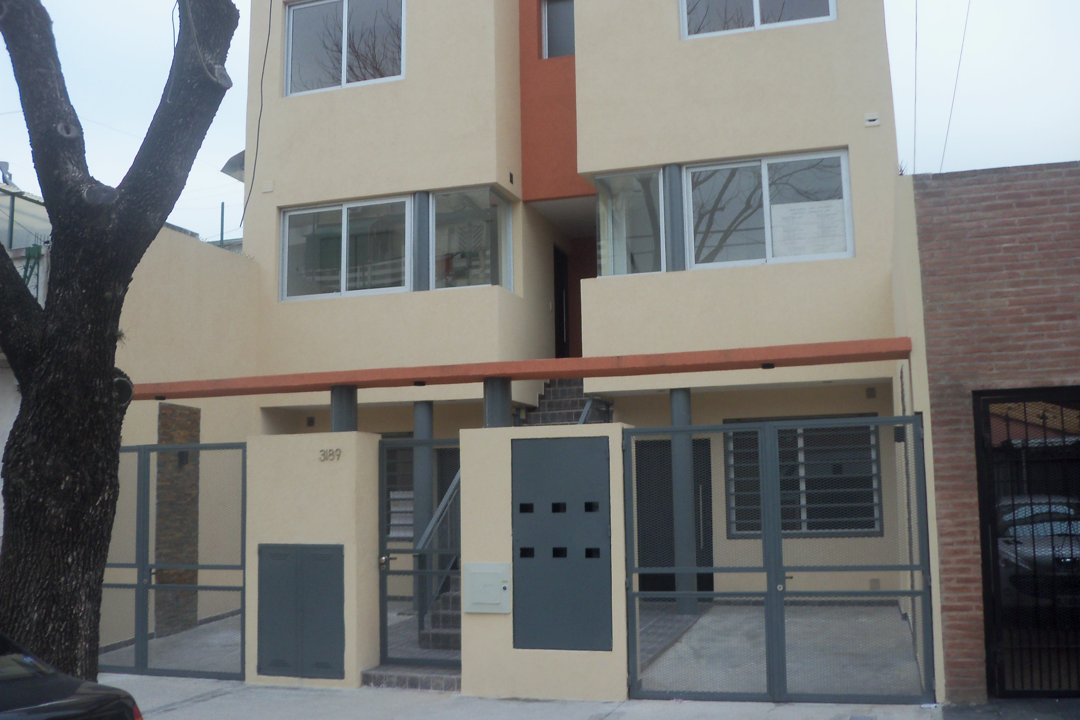 FABULOSO TRIPLEX 4 AMB. CON PLAY ROOM PATIO PARRILLA Y TERRAZA IMPECABLE CALIDAD PREMIUM — foto 12