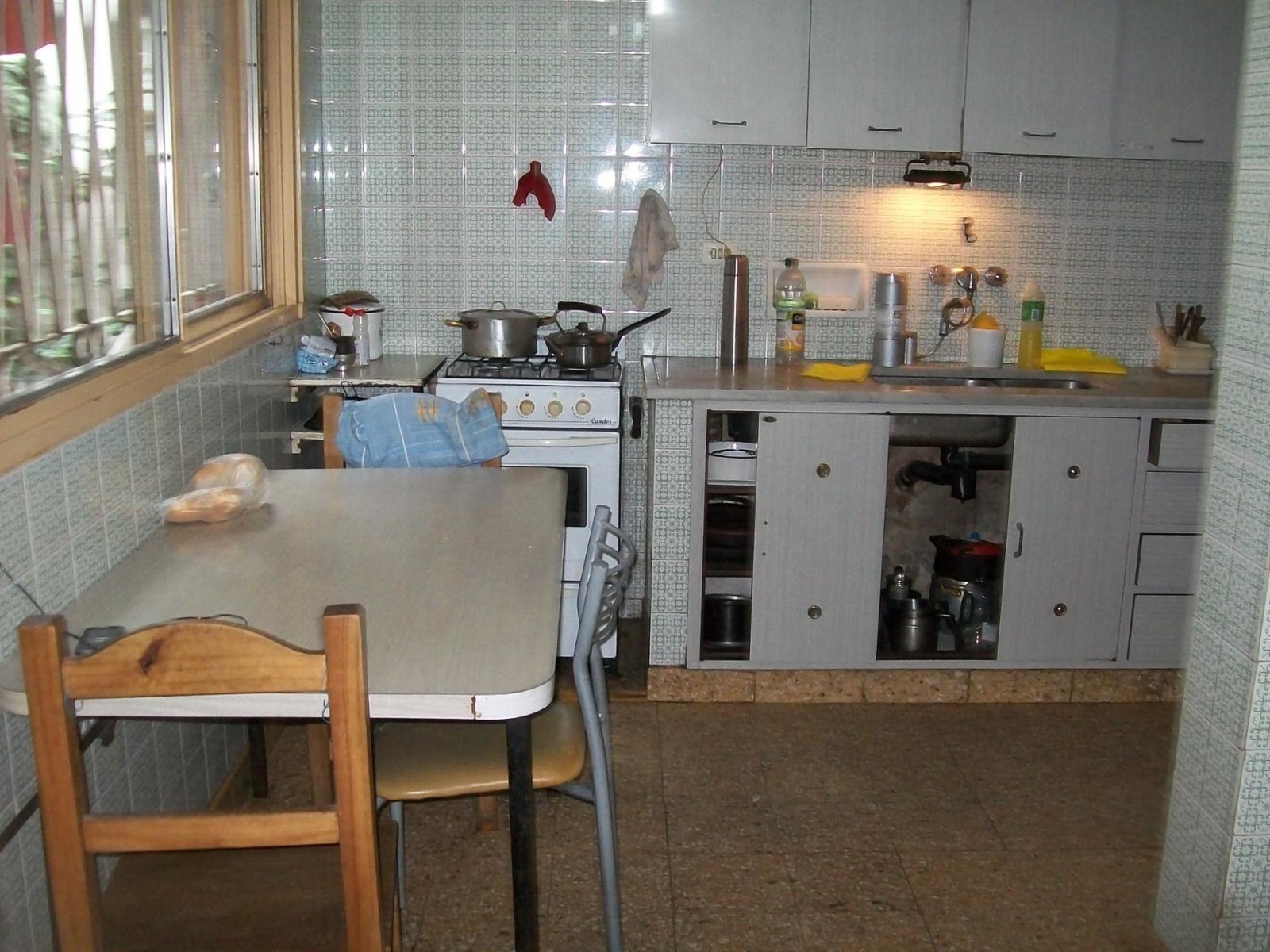 CASA 3 AMB. CON GARAGE - PATIO - TERRAZA - A RECICLAR - 3