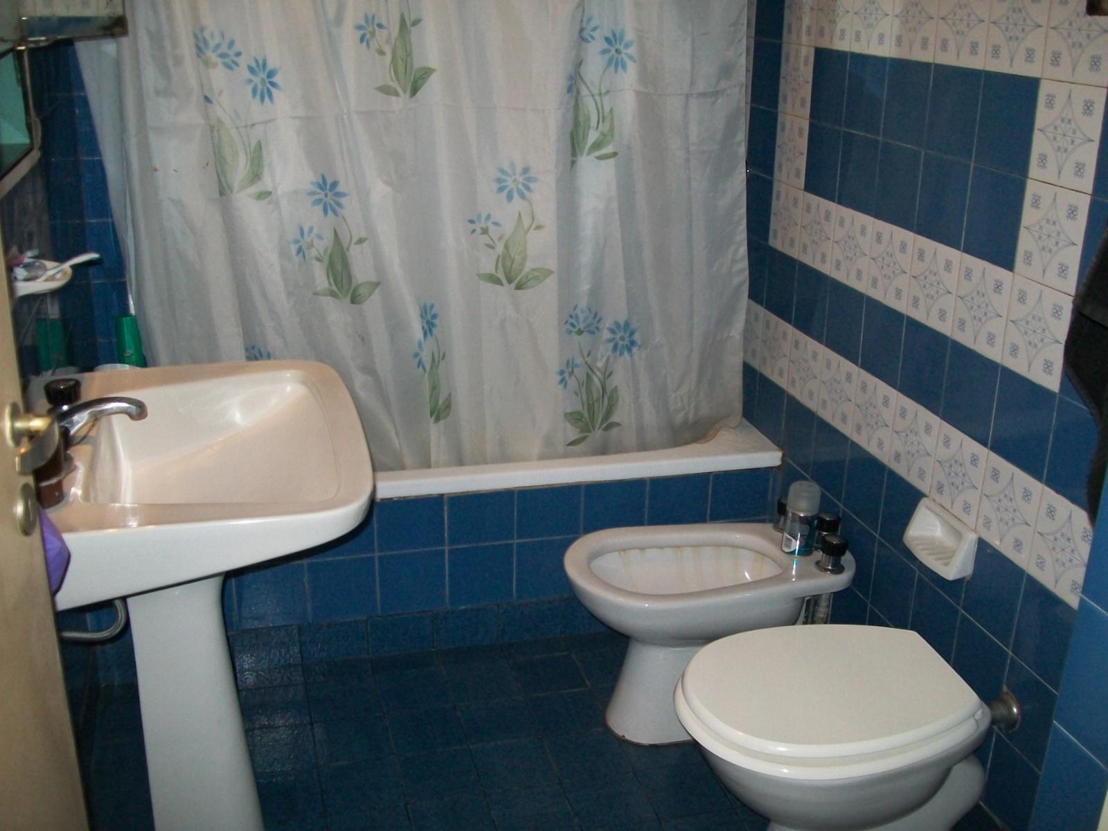 CASA 3 AMB. CON GARAGE - PATIO - TERRAZA - A RECICLAR - 6