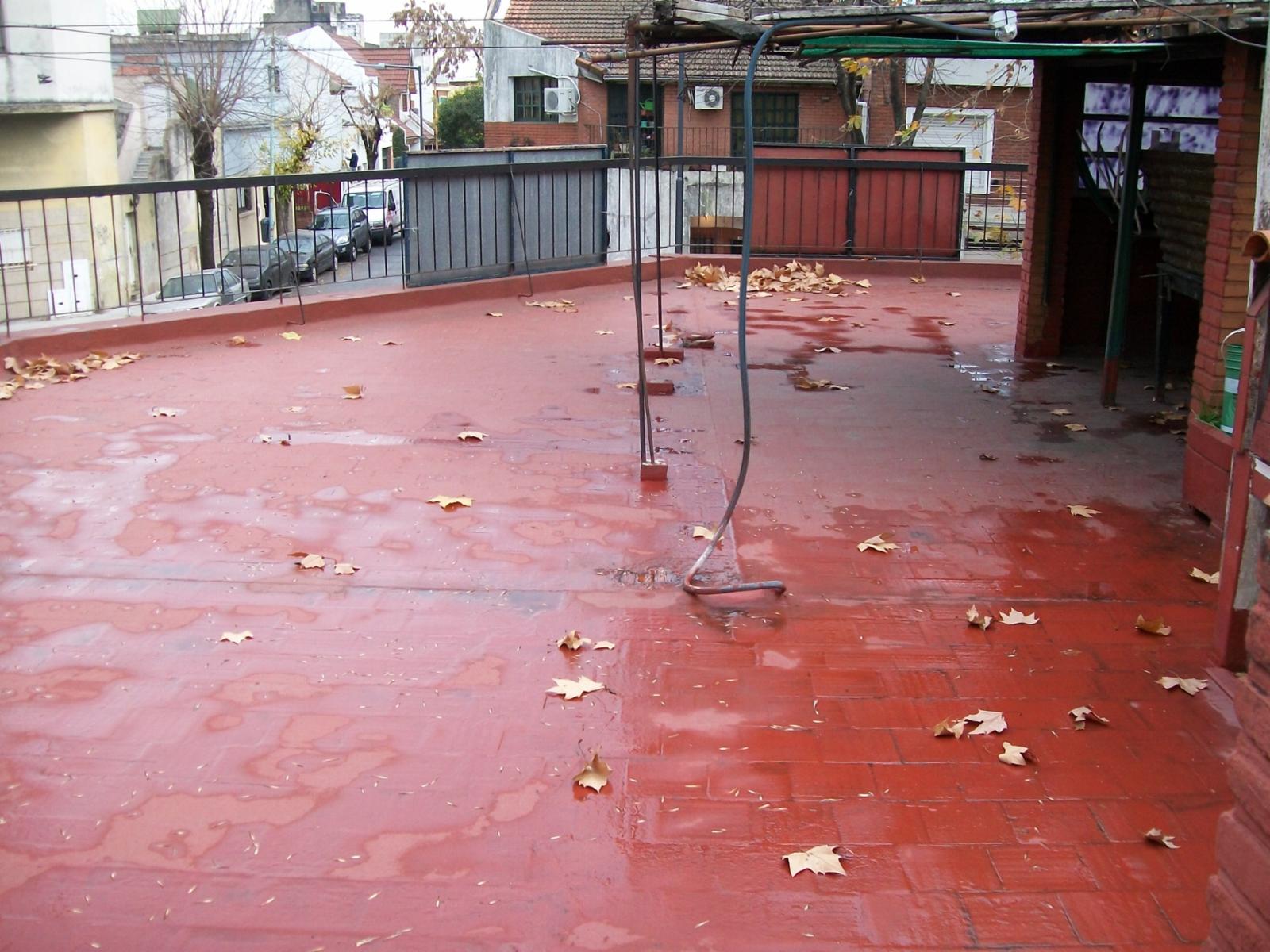 CASA 3 AMB. CON GARAGE - PATIO - TERRAZA - A RECICLAR - 12