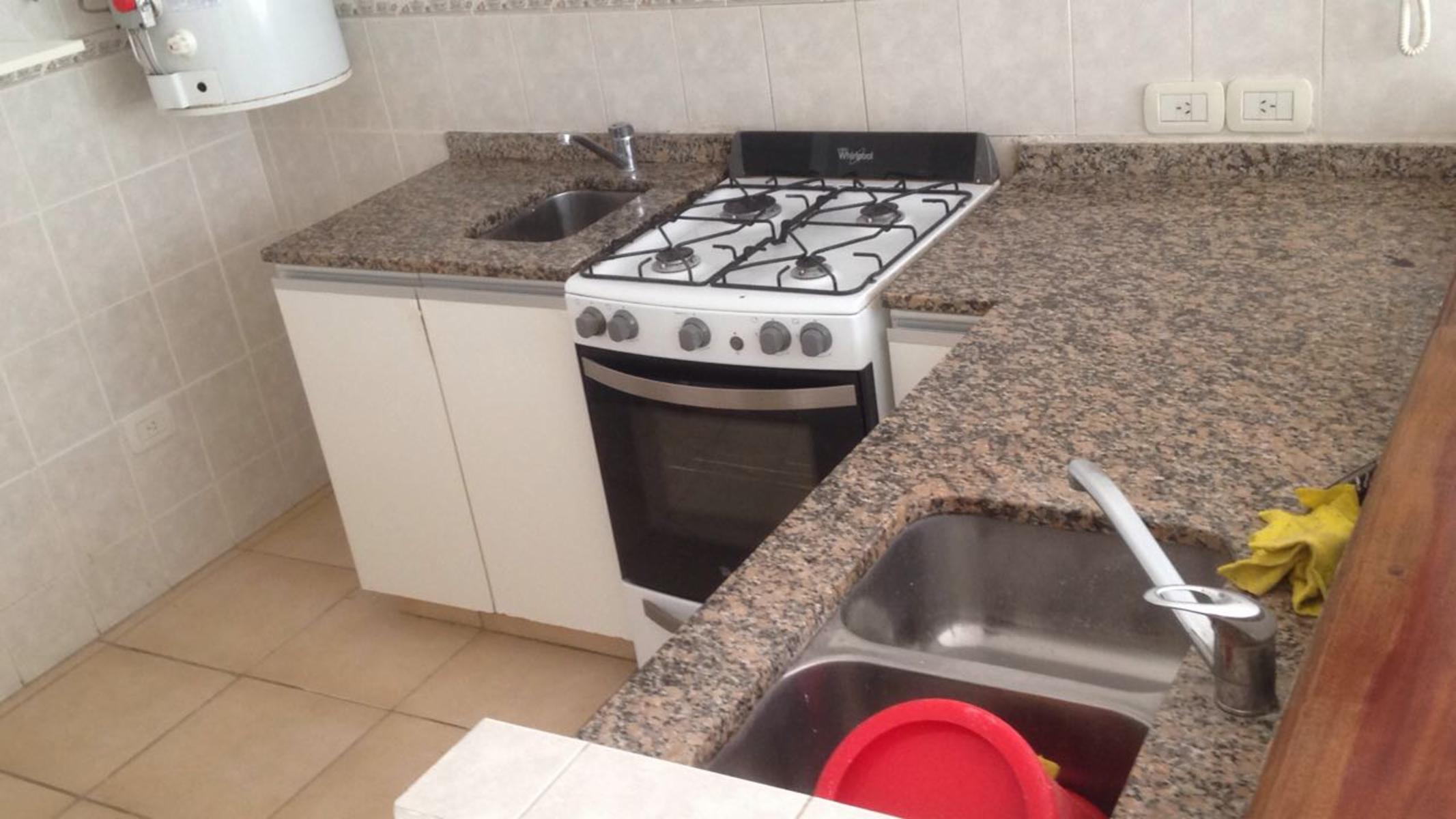 ESPECTACULAR PH 9 AÑOS CON PATIO - PARRILLA Y JARDÍN AL FONDO IMPECABLE — foto 5