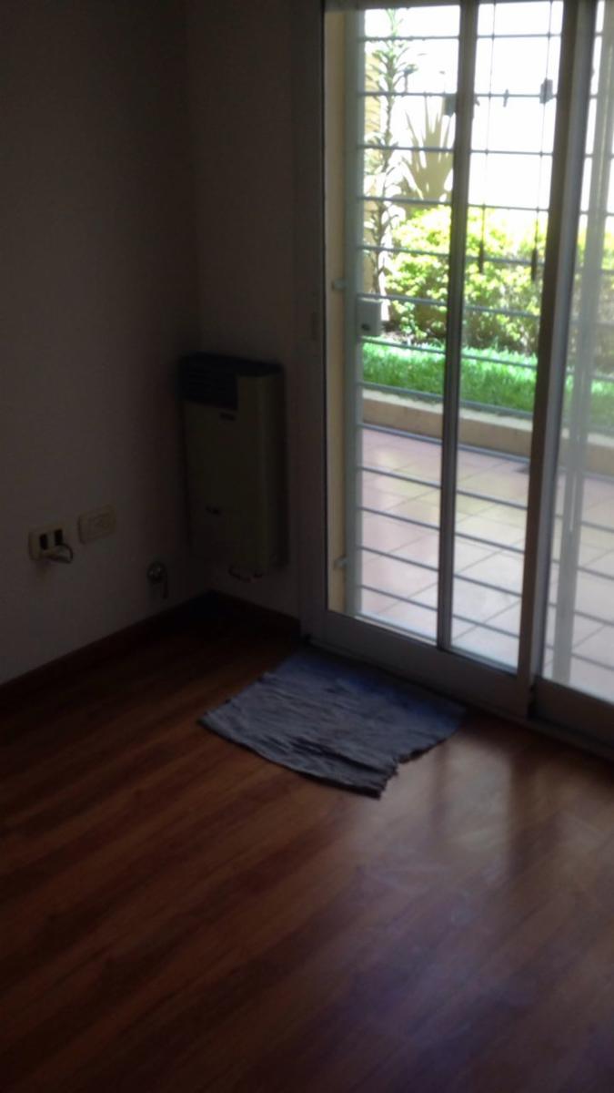 ESPECTACULAR PH 9 AÑOS CON PATIO - PARRILLA Y JARDÍN AL FONDO IMPECABLE — foto 7