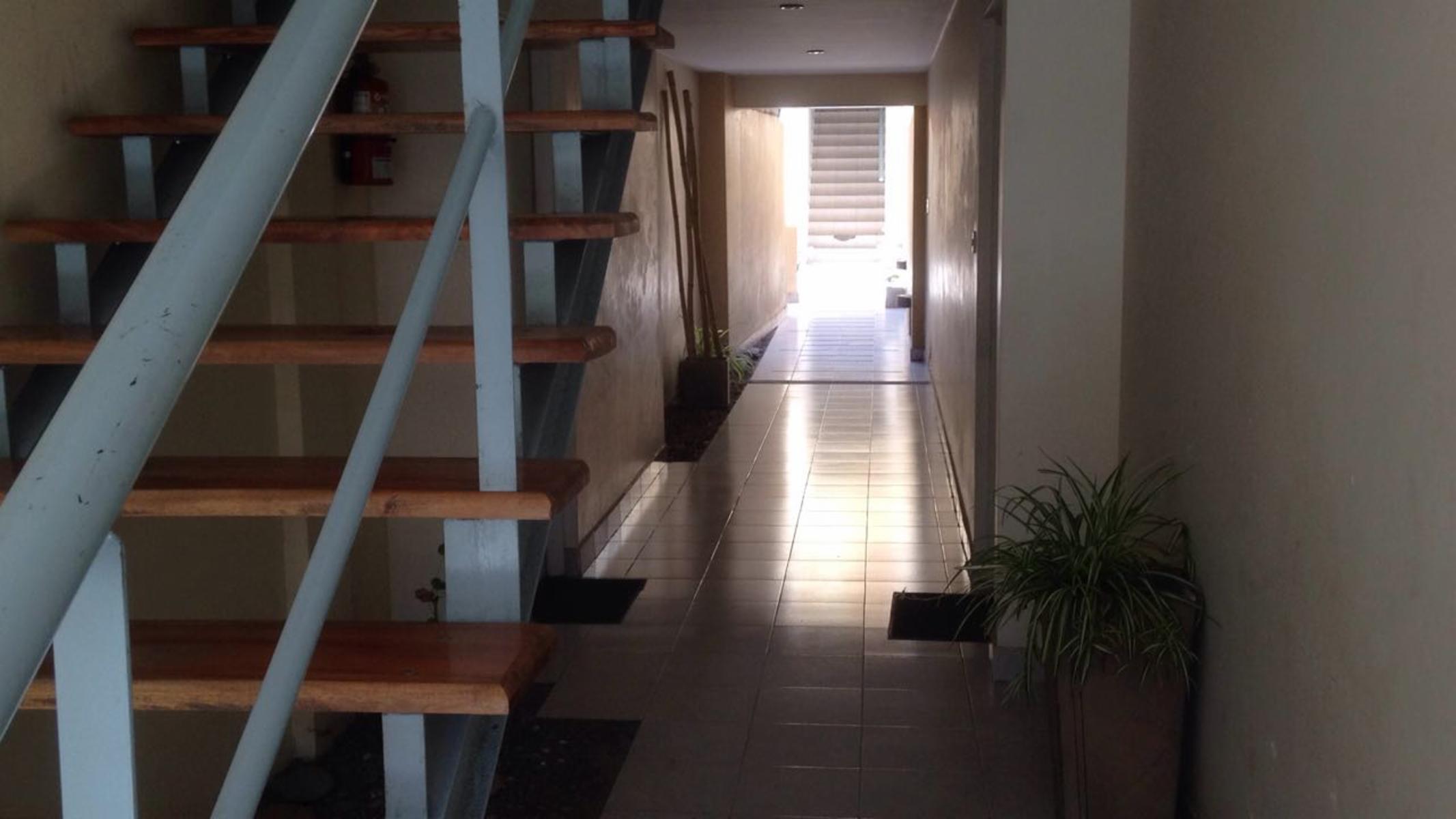 ESPECTACULAR PH 9 AÑOS CON PATIO - PARRILLA Y JARDÍN AL FONDO IMPECABLE — foto 8