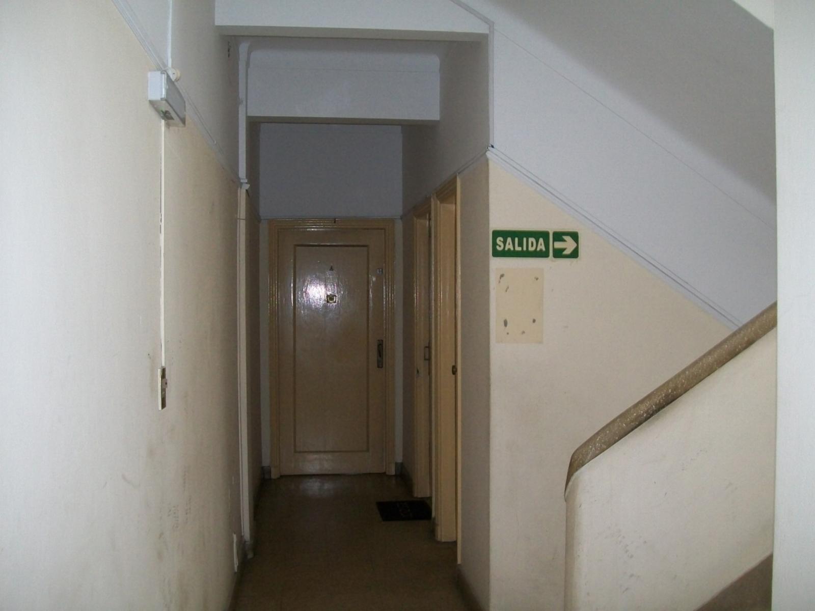 HERMOSO DEPTO 2 AMB (vereda impar de Constituyentes ya es V. Urquiza ) LATERAL 1ER. PISO POR ESCALERA — foto 6