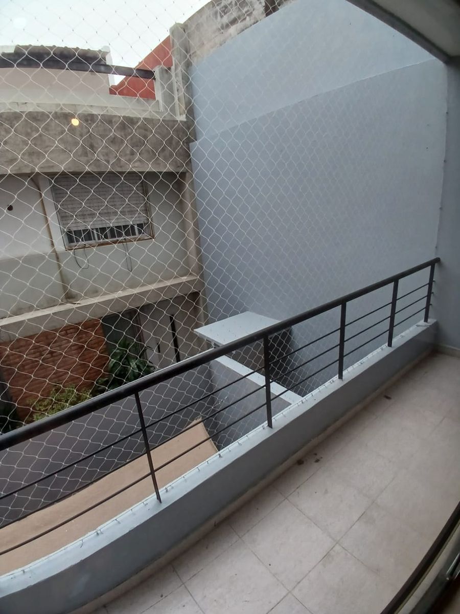 Dto. 2 Amb. C/Frente - Balcon CORRIDO - Excelente - 11