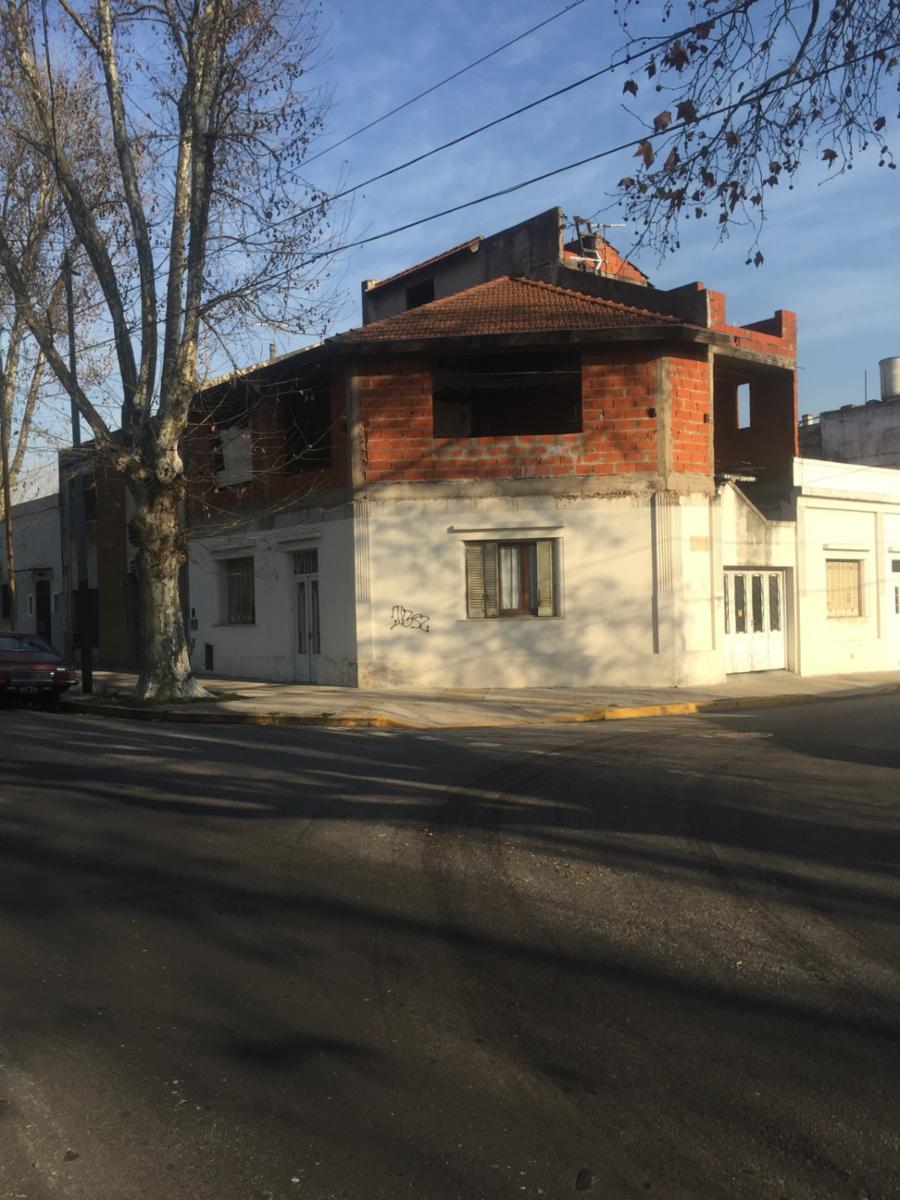 CASA EN ESQUINA ANTIGUA 4 AMB 2 BAÑOS MAS 110 M2 A TERMINAR EN PLANTA ALTA — foto 8