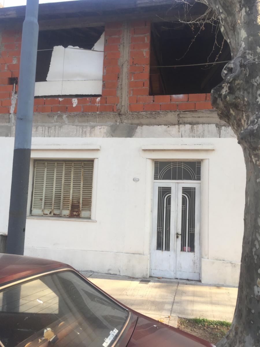 CASA EN ESQUINA ANTIGUA 4 AMB 2 BAÑOS MAS 110 M2 A TERMINAR EN PLANTA ALTA — foto 9