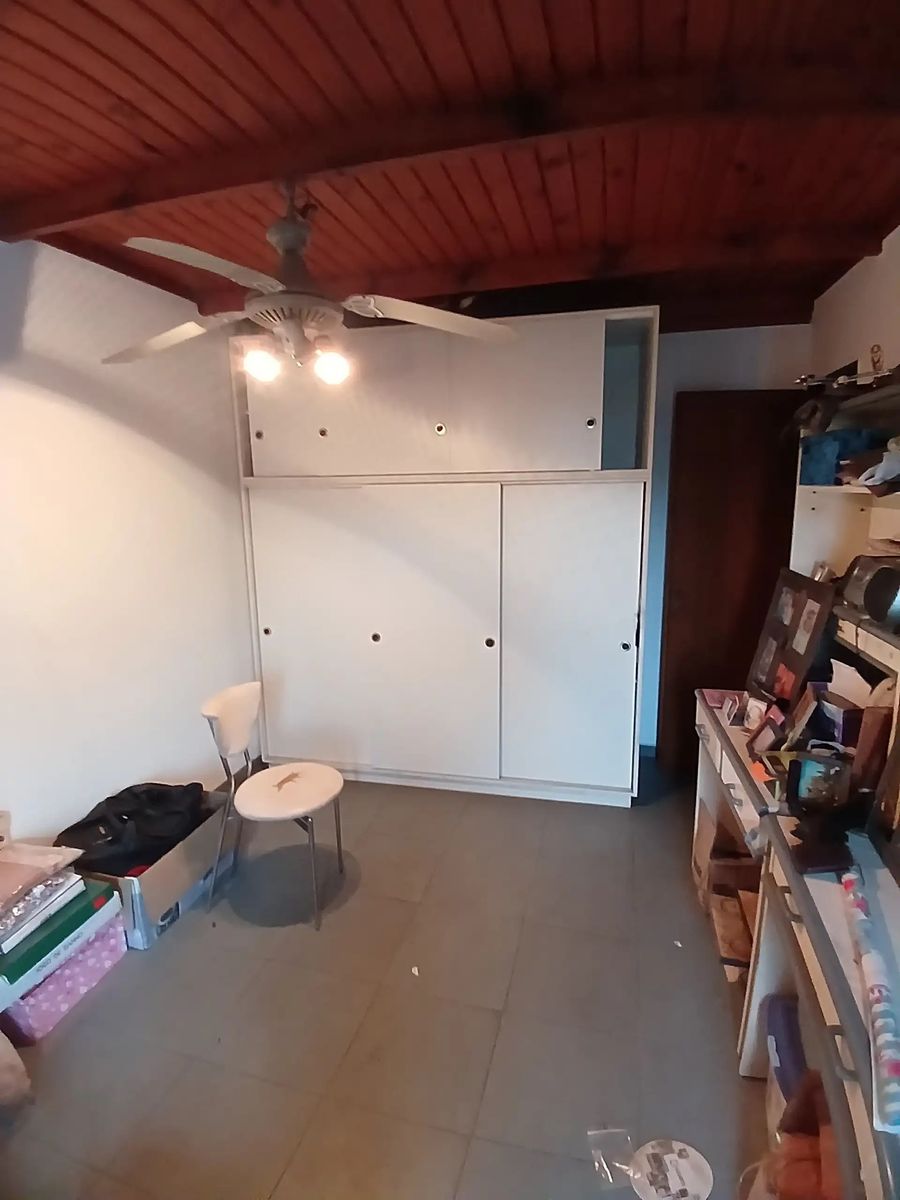 CASA S/ LOTE 8,66 X 50 CON FONDO PISCINA Y COCHERA 4 AUTOS — foto 2