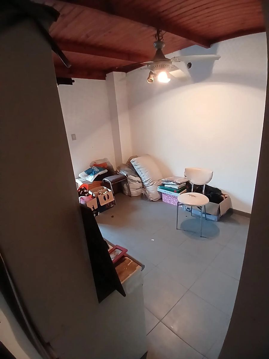 CASA S/ LOTE 8,66 X 50 CON FONDO PISCINA Y COCHERA 4 AUTOS — foto 13