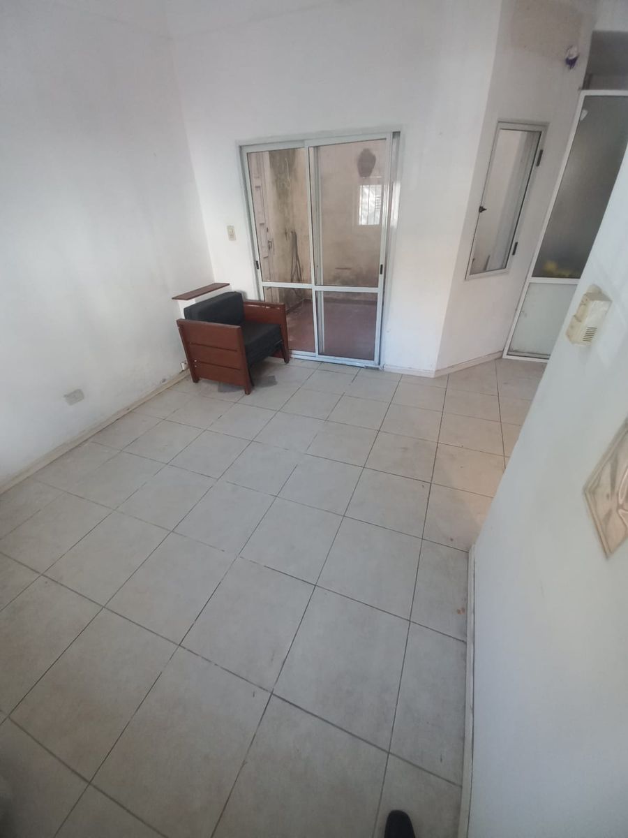 PH 2 Amb. al frente con patio - 7