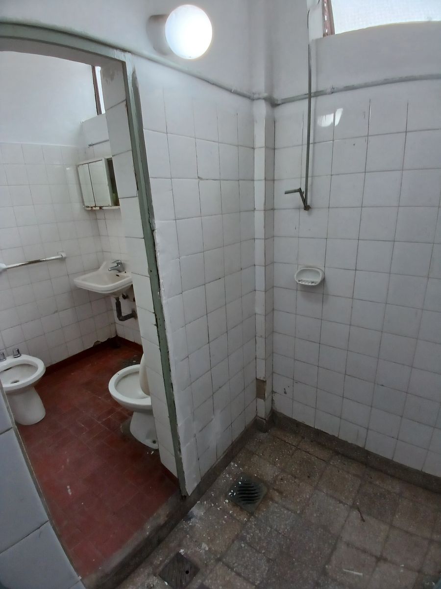 GALPÓN (ENTR C/ PORTON AUT 4,3 M. ANCHO X 5 M. ALTO) ESPECTACULAR DE 1200 M2 (17,32 X 40) C/ ENTRADA P/CAMIÓN FZA MOTRIZ APTO TODO DESTINO - 27