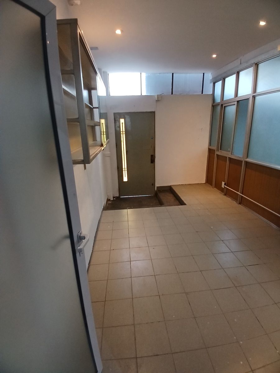 GALPÓN (ENTR C/ PORTON AUT 4,3 M. ANCHO X 5 M. ALTO) ESPECTACULAR DE 1200 M2 (17,32 X 40) C/ ENTRADA P/CAMIÓN FZA MOTRIZ APTO TODO DESTINO - 62