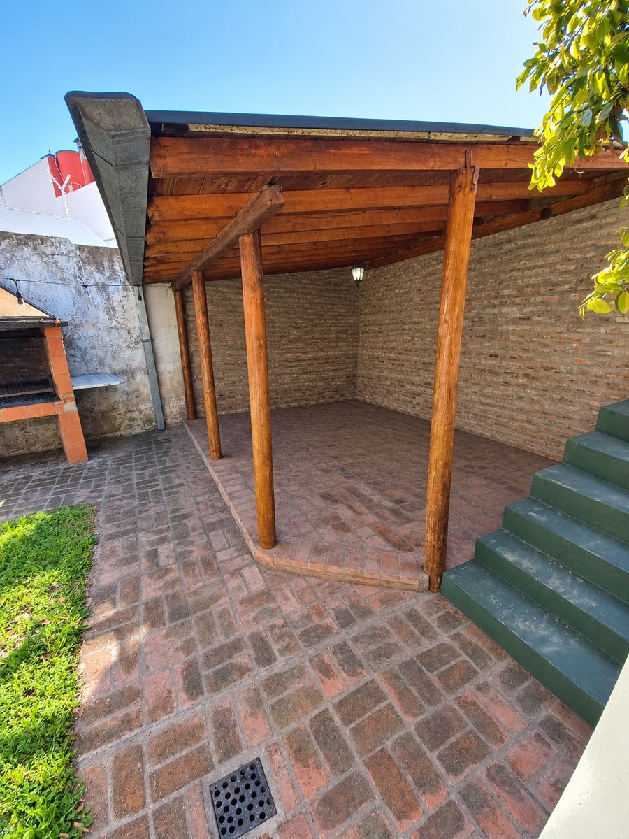 Casa 4 ambientes de estilo con Garage - 3