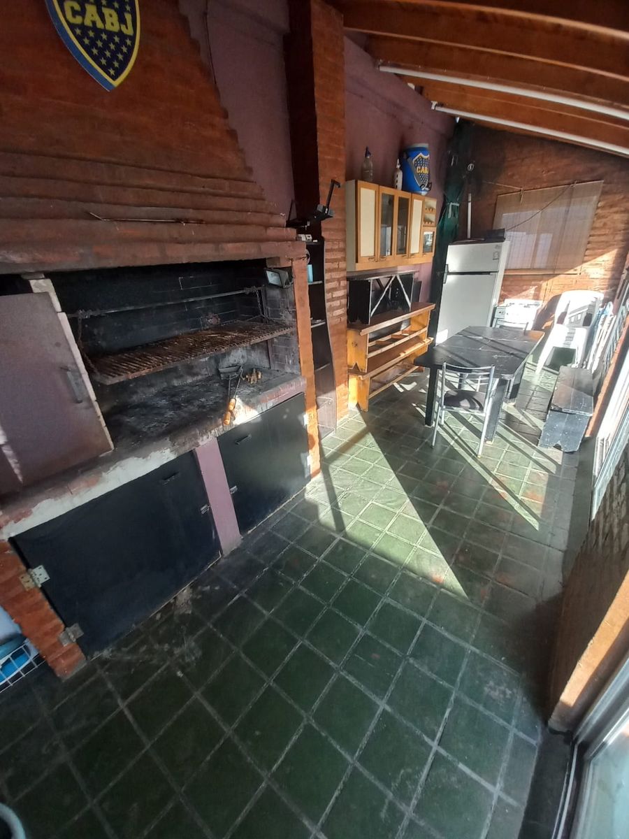 Piso único 3 Amb. Patio + Terraza y Quincho — foto 3
