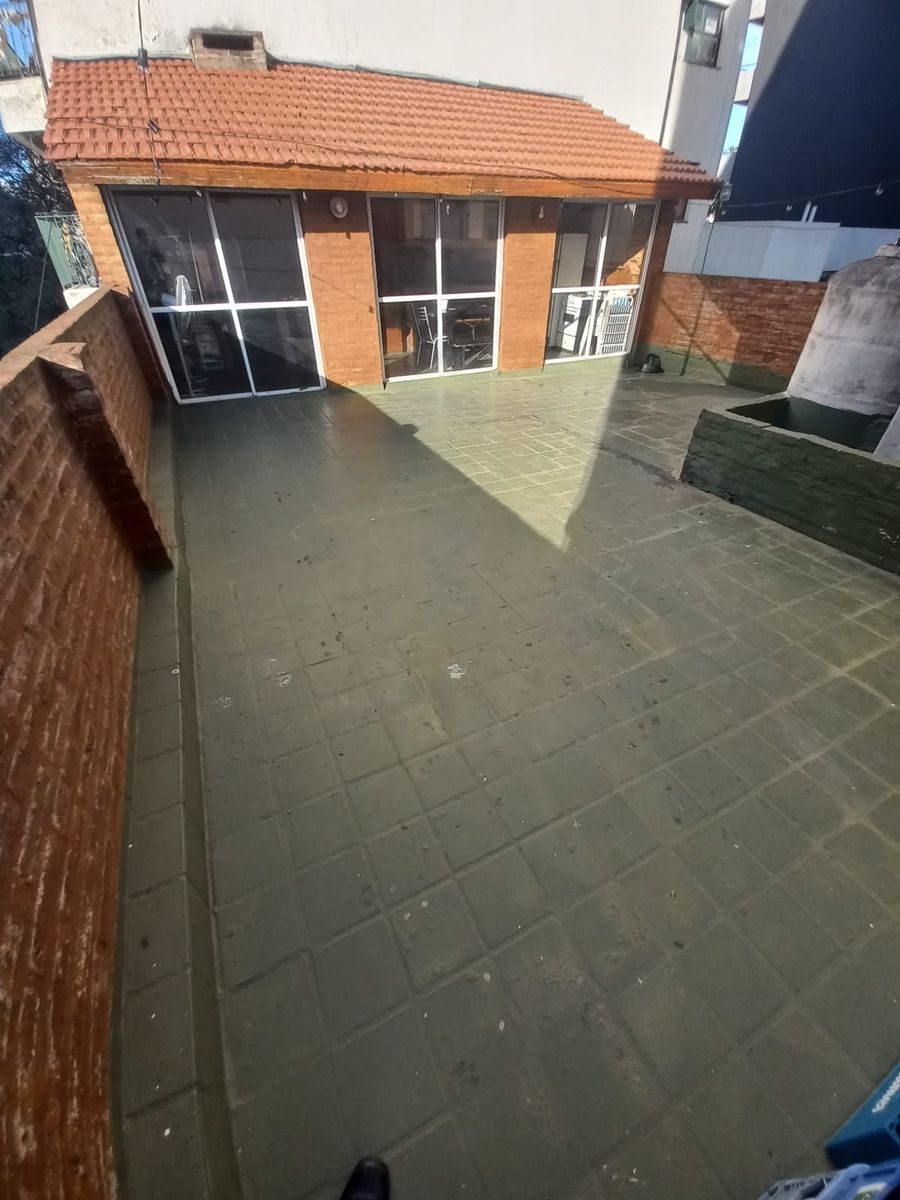 Piso único 3 Amb. Patio + Terraza y Quincho — foto 8