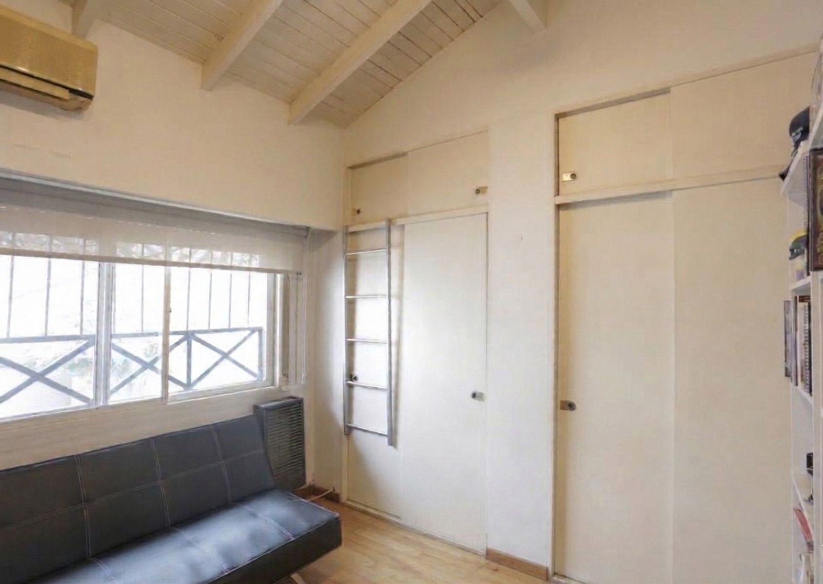 CHALET 6 AMB. S/LOTE 8,66 X 25 . GGE 2 AUTOS 5 BAÑOS PARQUE PARILLA - 2