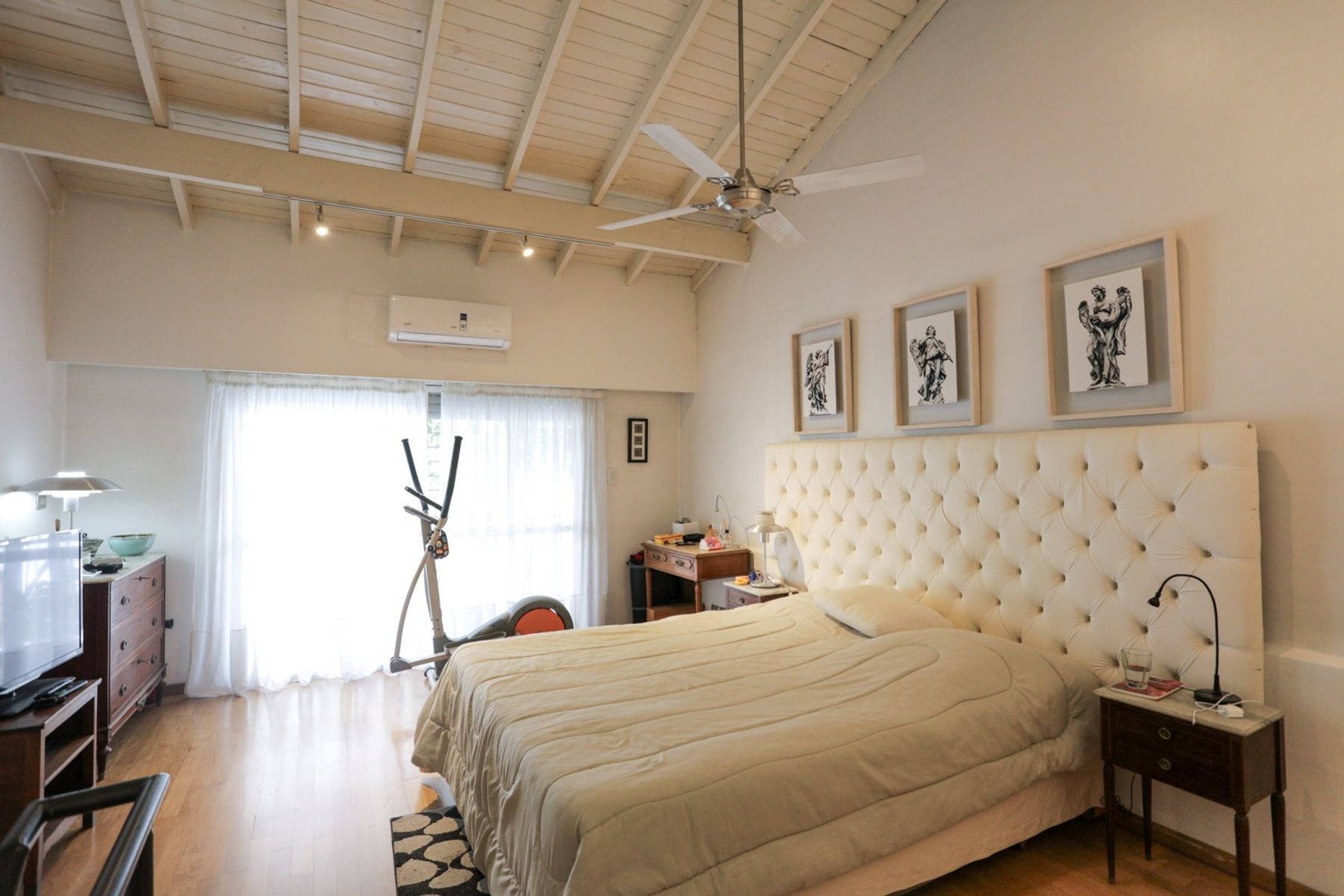 CHALET 6 AMB. S/LOTE 8,66 X 25 . GGE 2 AUTOS 5 BAÑOS PARQUE PARILLA - 4